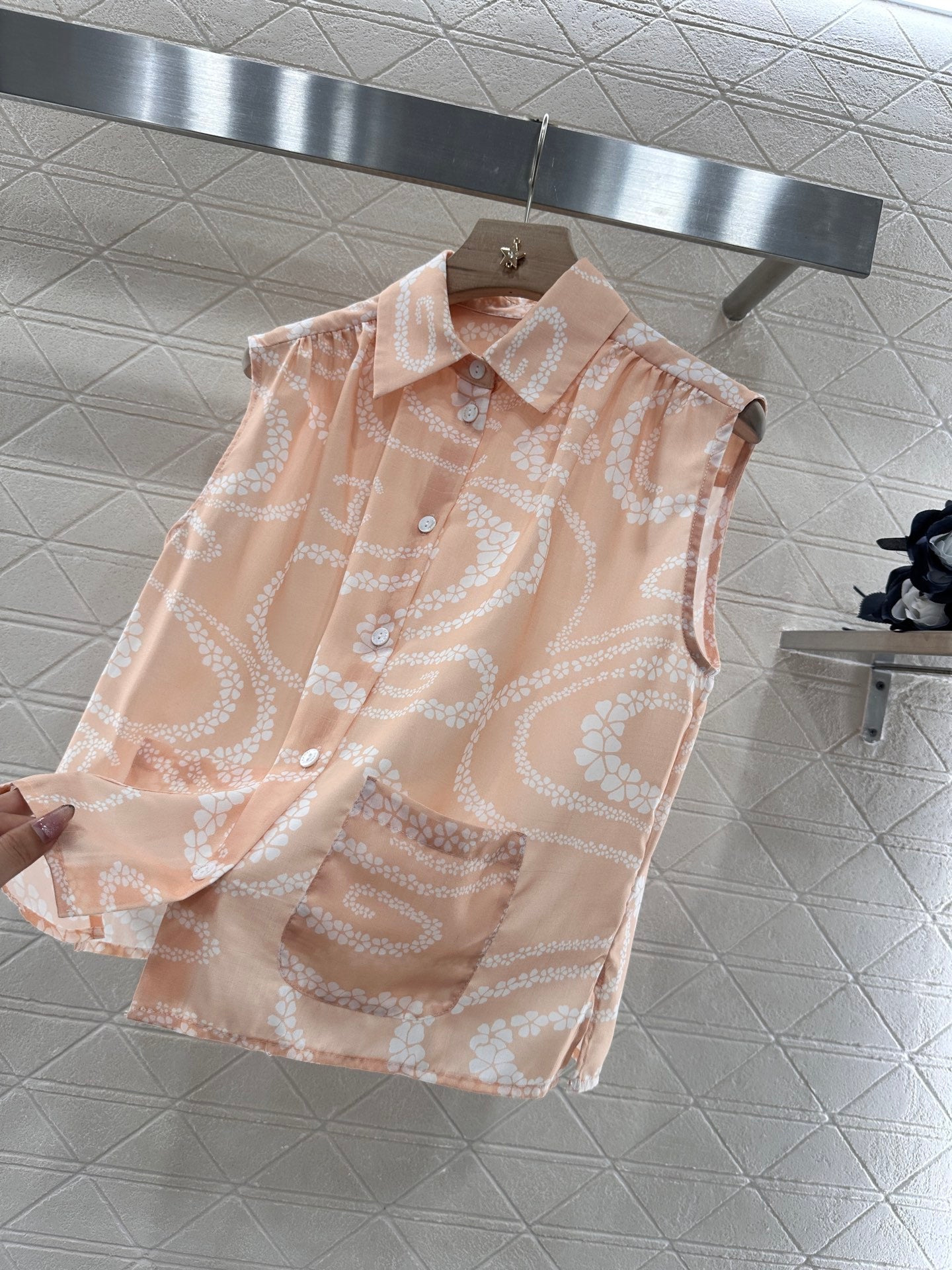 C 25 Printed Sleeveless Vest Shirt