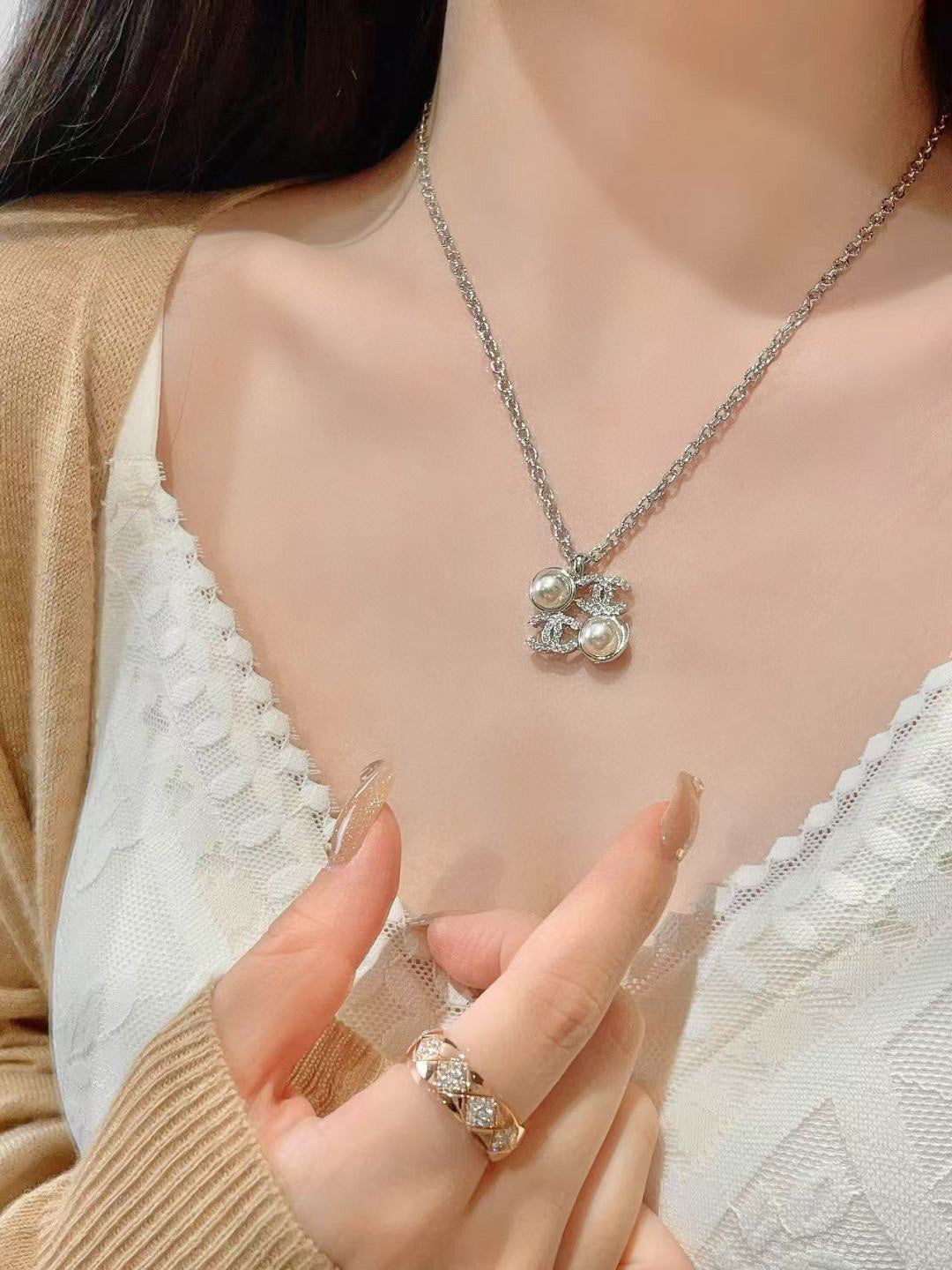 C Rhinestone pearl square chain