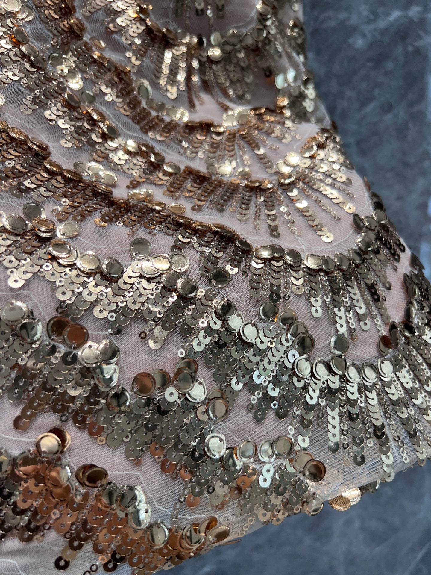 25 Light Luxury Sexy Gold Sequin Backless Dresses