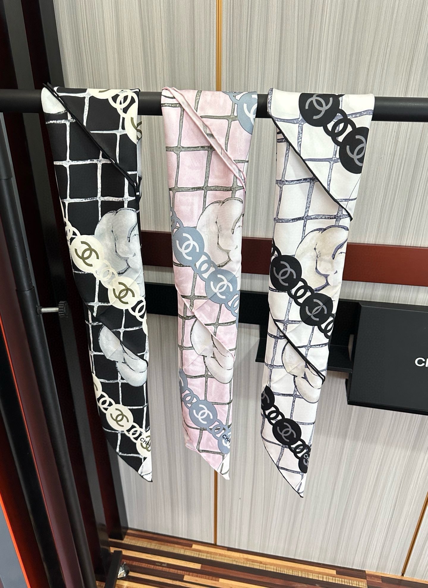 25 Camellia Series Tri-color Silk Scarf
