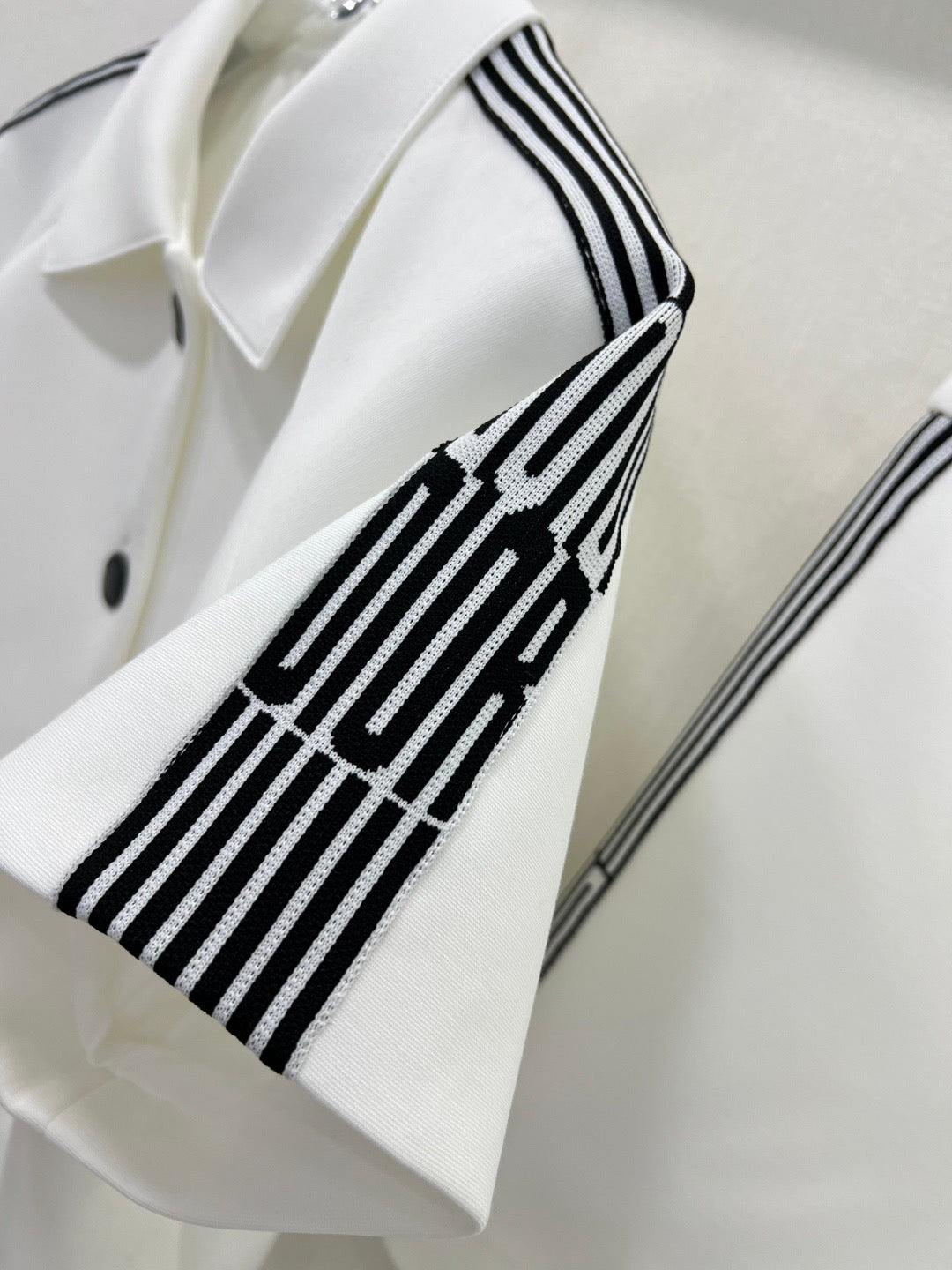 25 New Arrival: Short-Sleeve Two-Piece Skirt Set