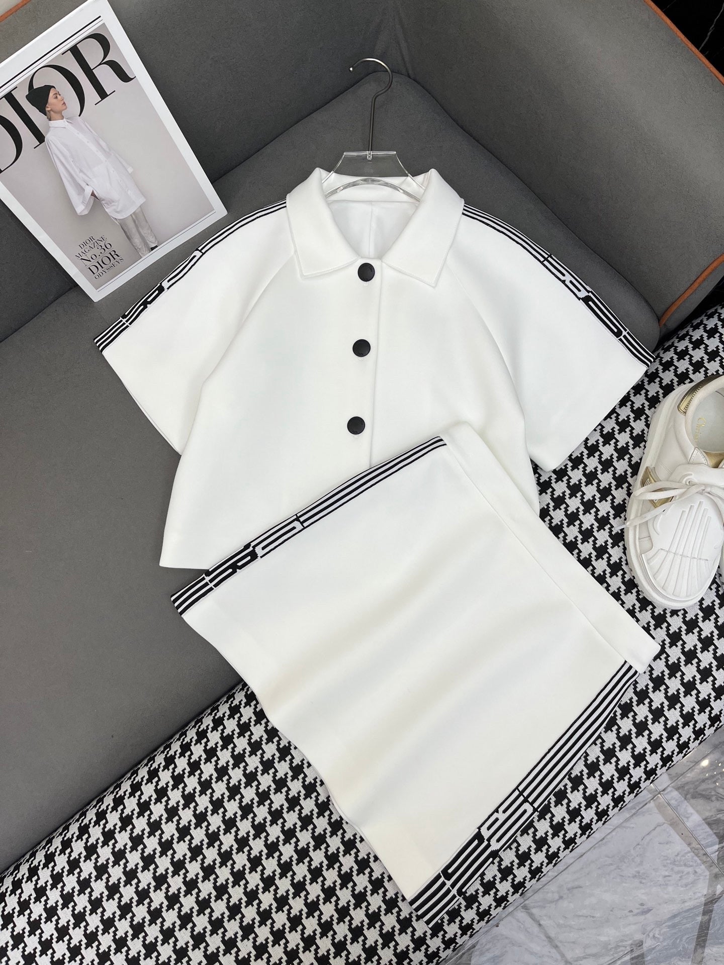 25 New Arrival: Short-Sleeve Two-Piece Skirt Set