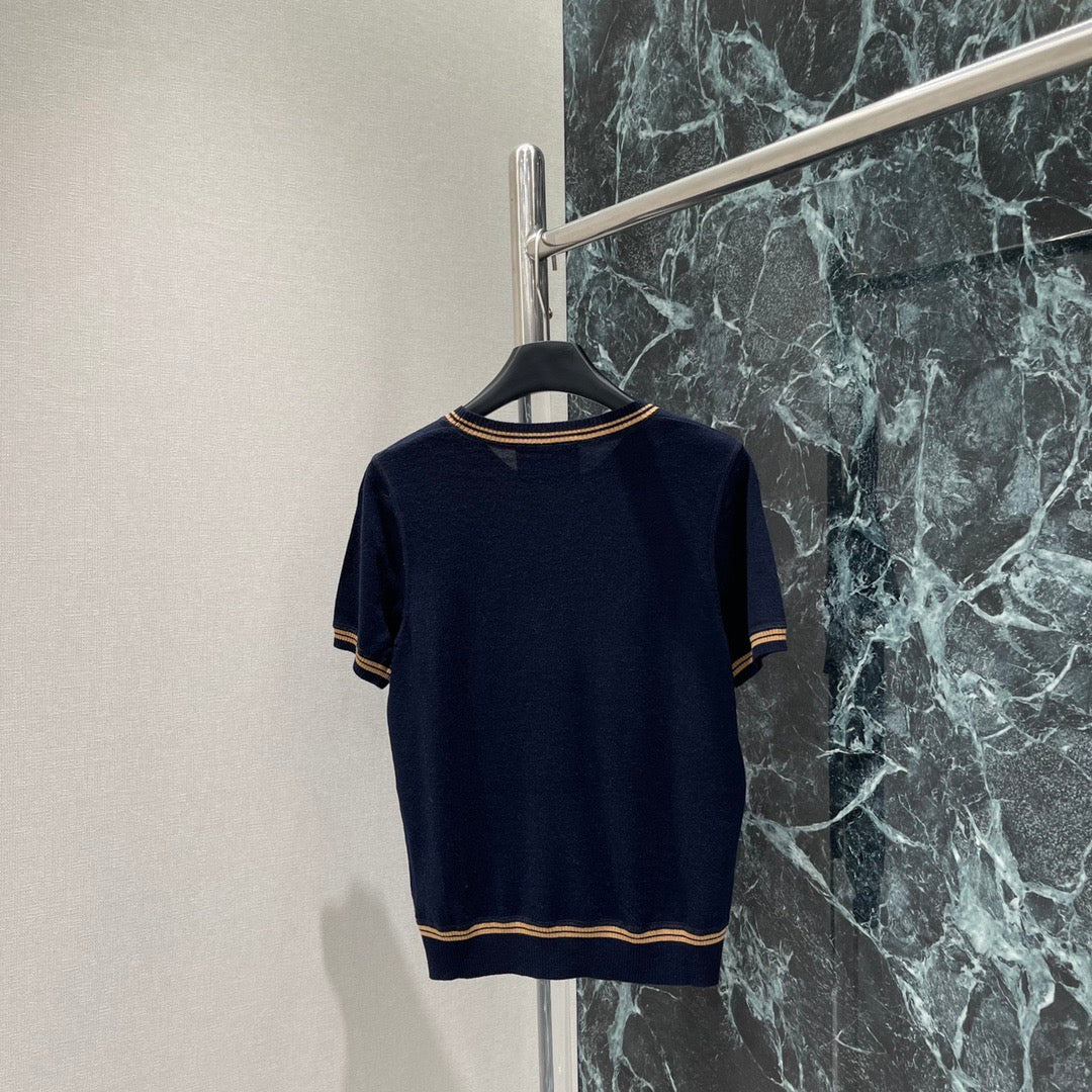 25 new Vintage Contrast-Trim Crest Knit Top