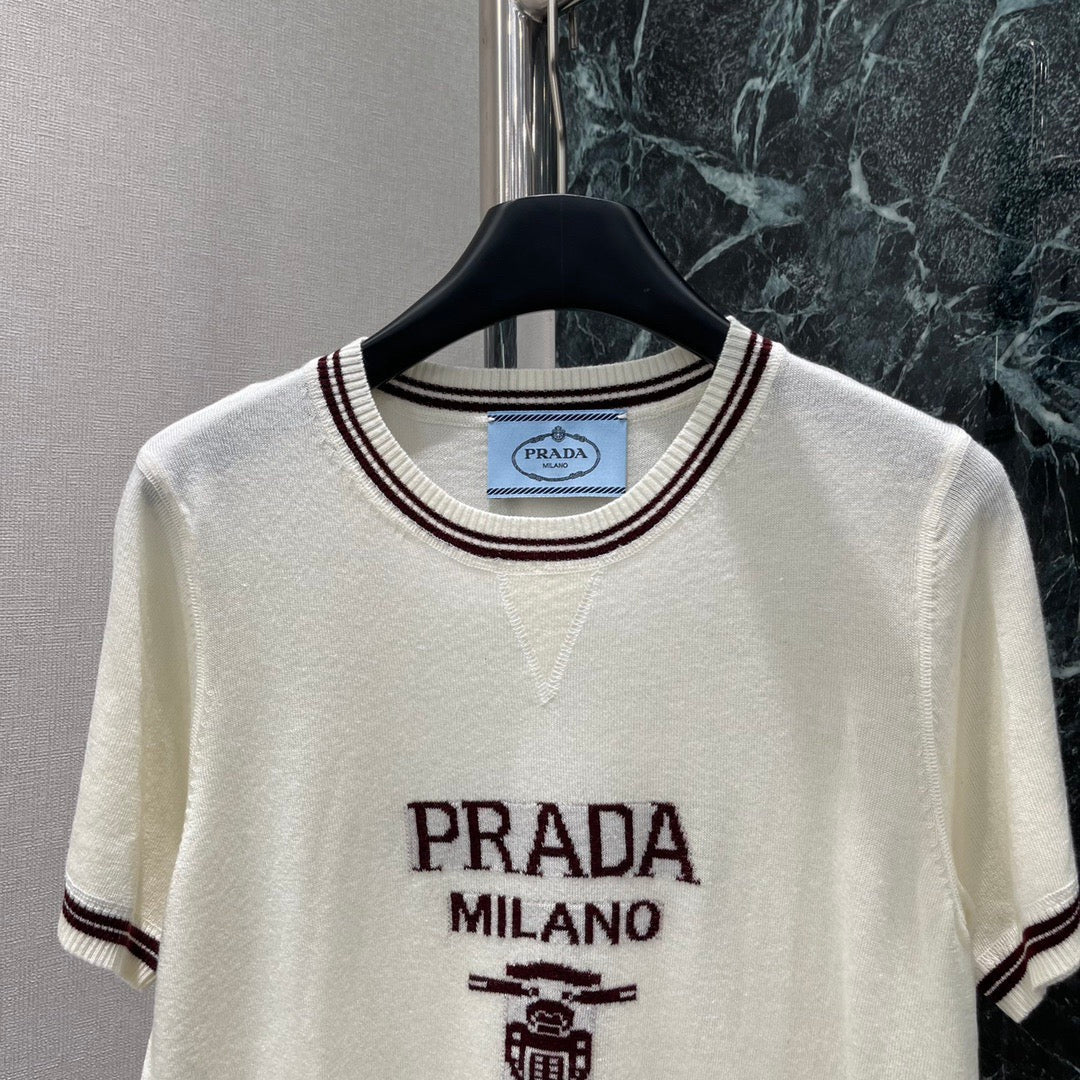 25 new Vintage Contrast-Trim Crest Knit Top