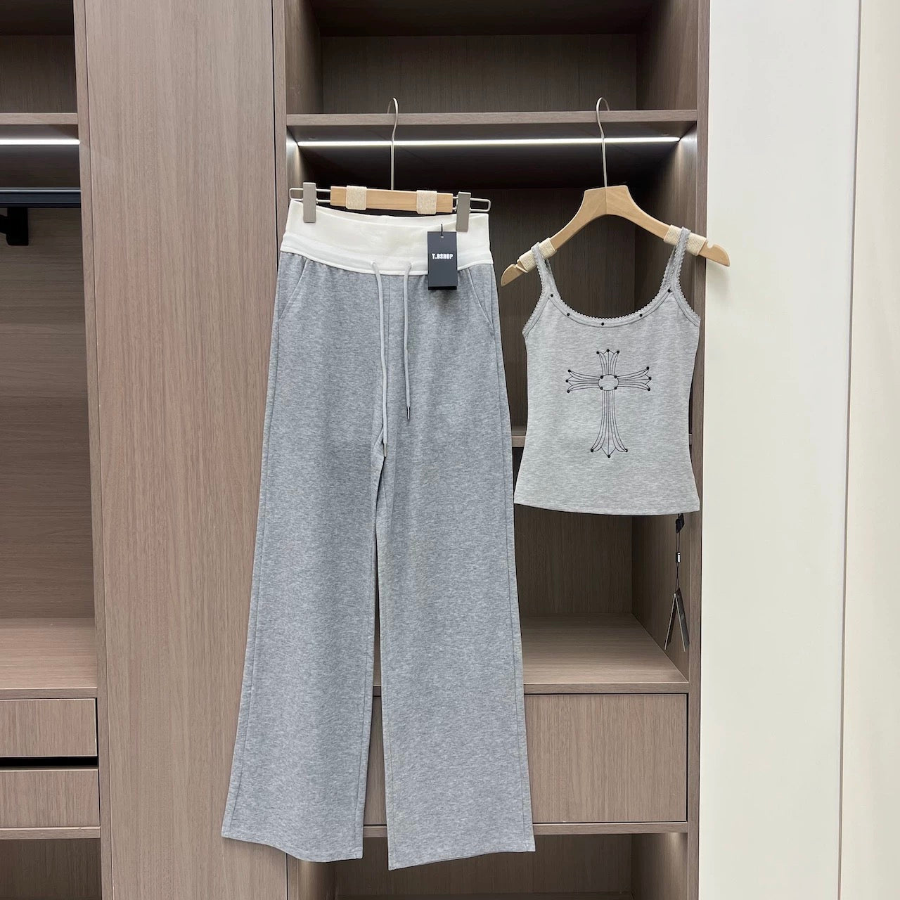 25 new Relaxed Fit Lounge Set (Tank Top + Pants)