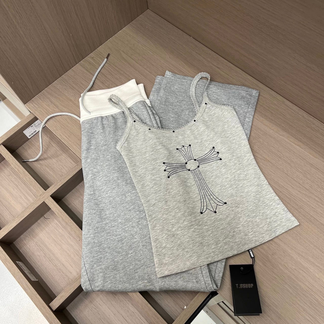 25 new Relaxed Fit Lounge Set (Tank Top + Pants)