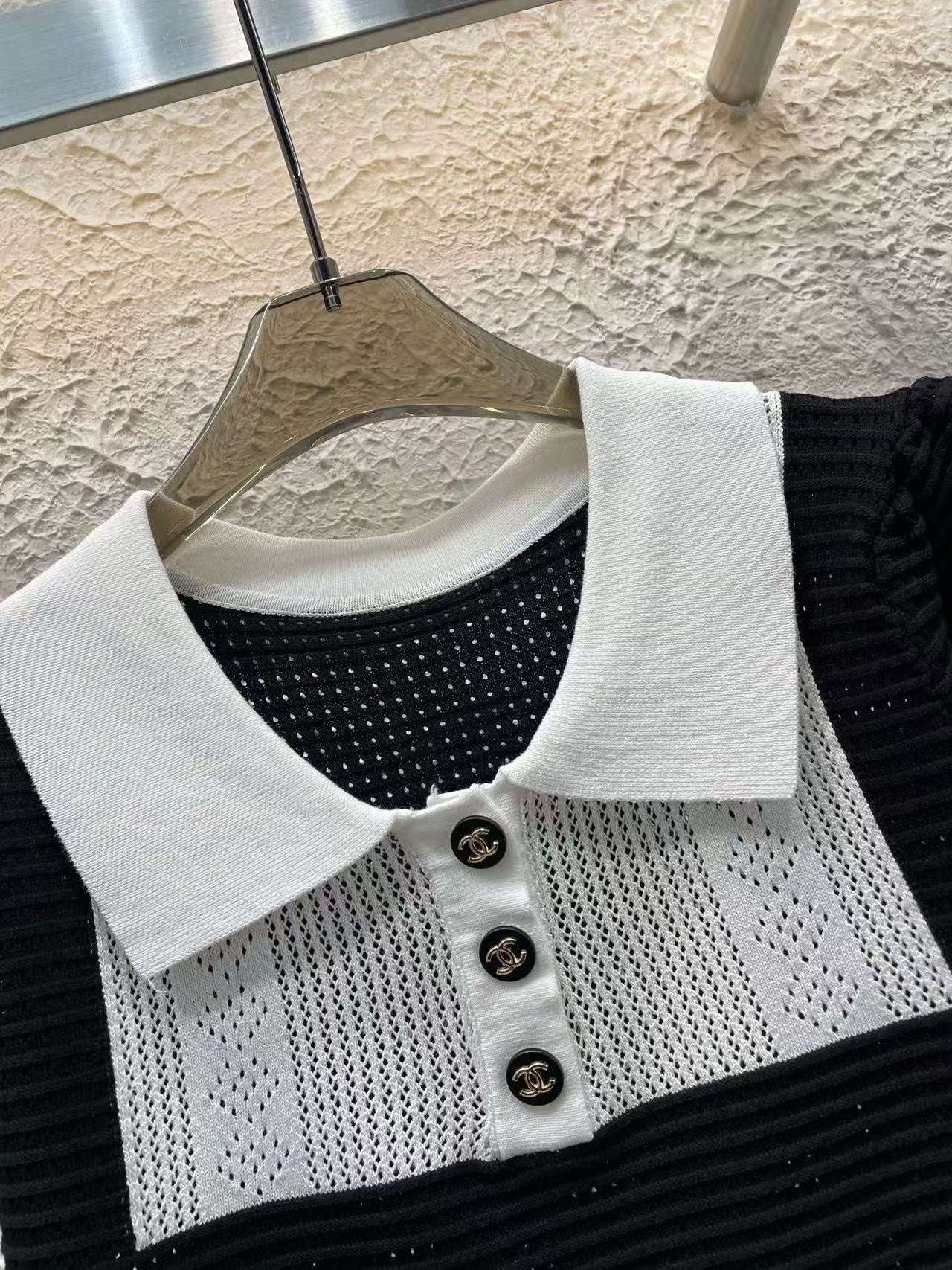 25 new Contrast-Trim Vintage Knit Top with Buttons