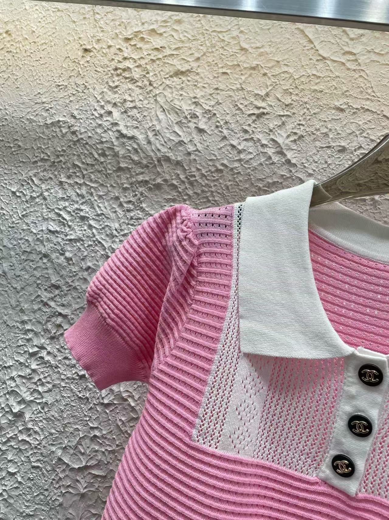 25 new Contrast-Trim Vintage Knit Top with Buttons