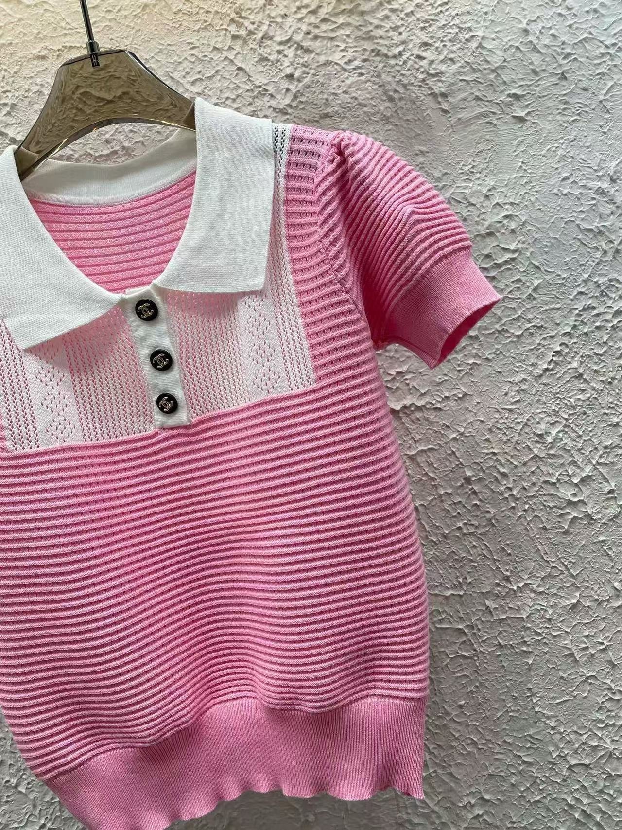 25 new Contrast-Trim Vintage Knit Top with Buttons
