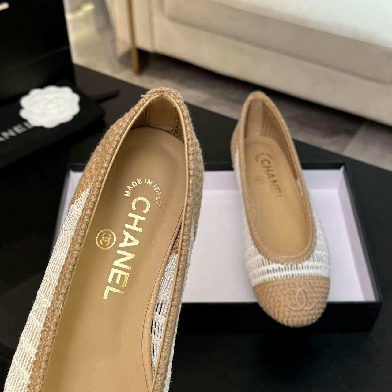 2025 ballet flat beige white raffia
