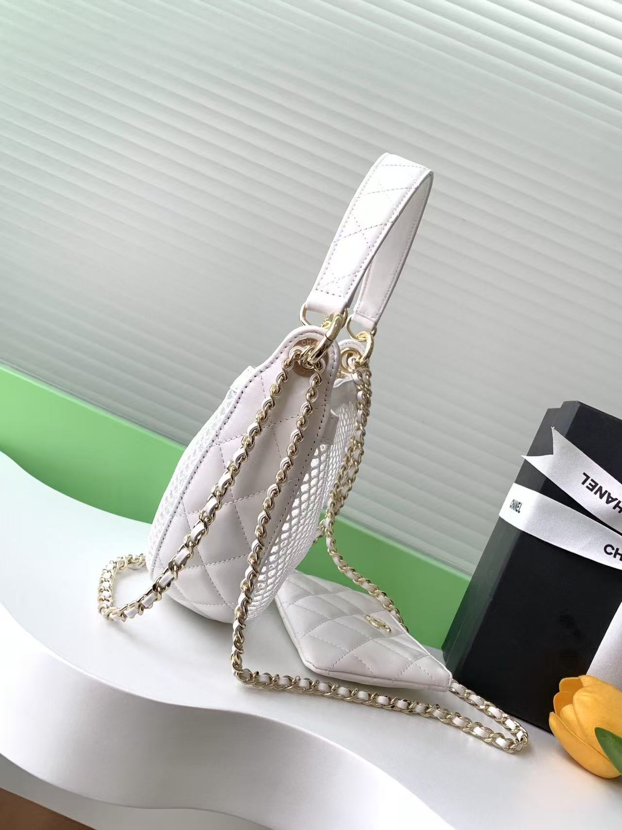 25S White Clutch Bag With Chain