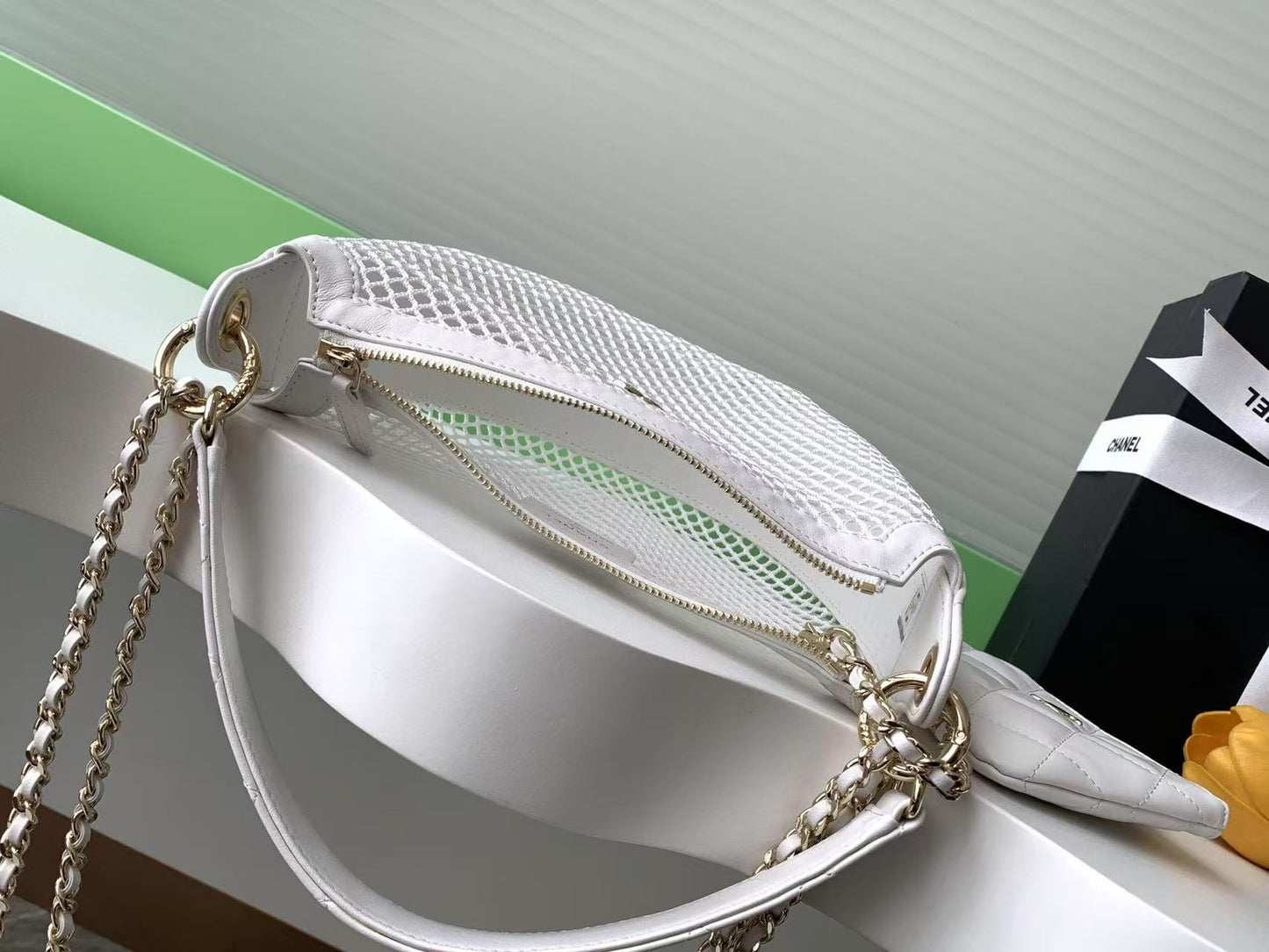 25S White Clutch Bag With Chain