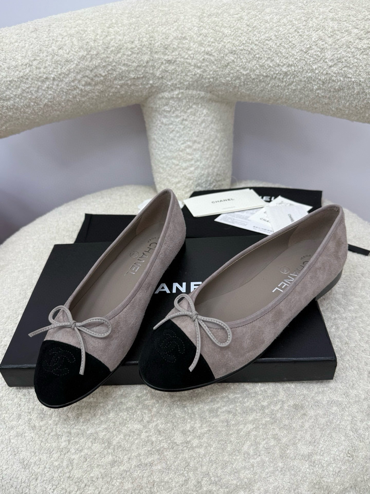 25A Ballet Flat Dark Grey Black Suede