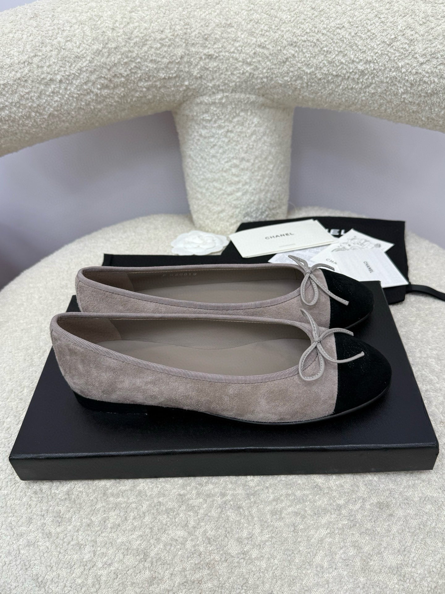 25A Ballet Flat Dark Grey Black Suede