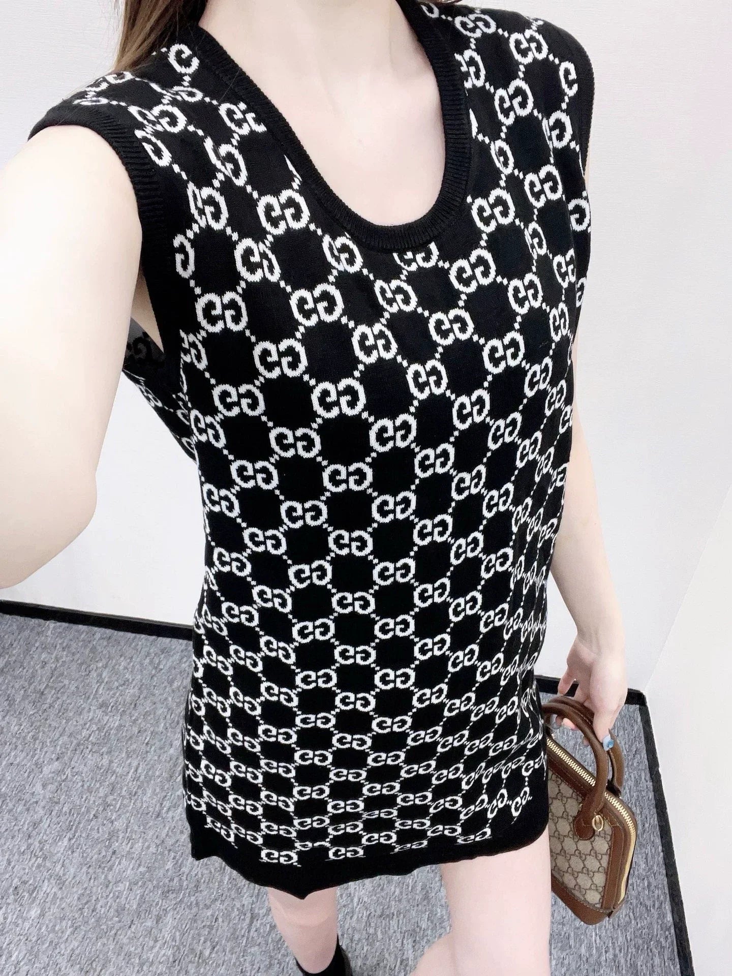 G 25 Reversible jacquard knitted vest dress