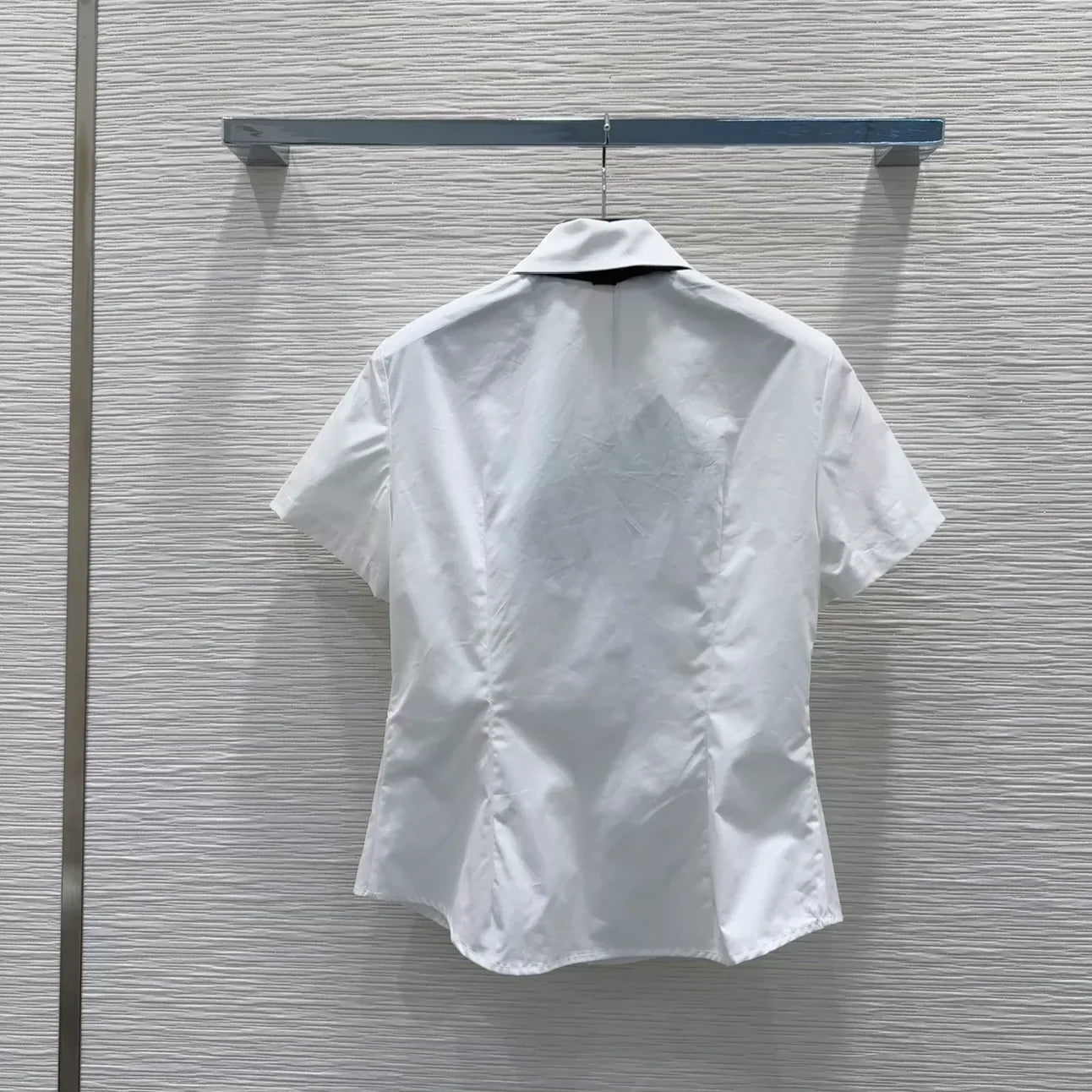 P 25 New Triangle Label Pocket Tie Short Sleeve Shirt