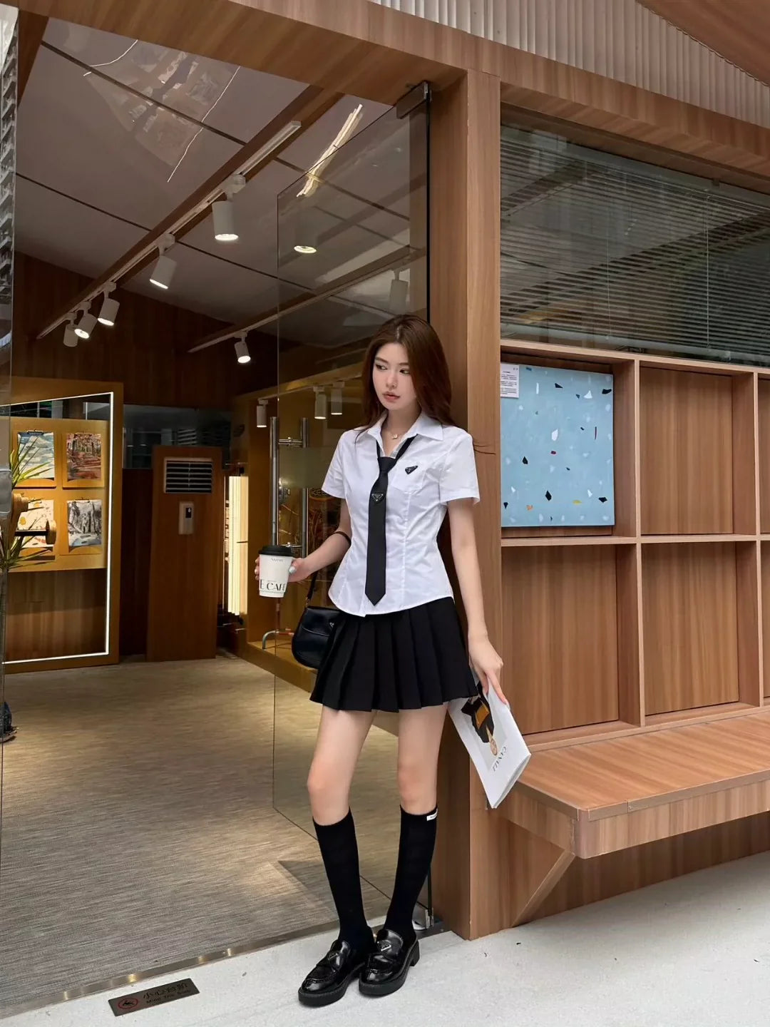 P 25 New Triangle Label Pocket Tie Short Sleeve Shirt