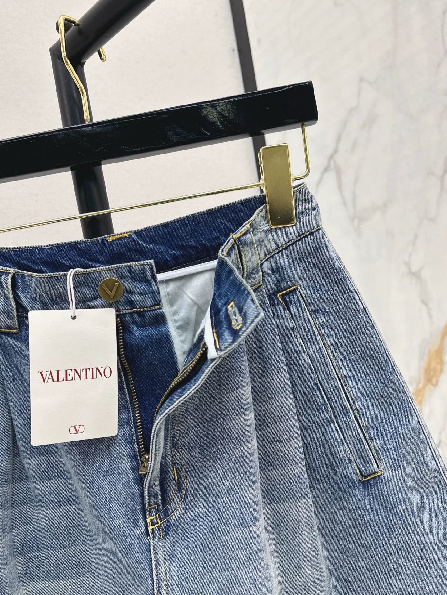 V 25 Spring/Summer Latest Denim Five Point Pants