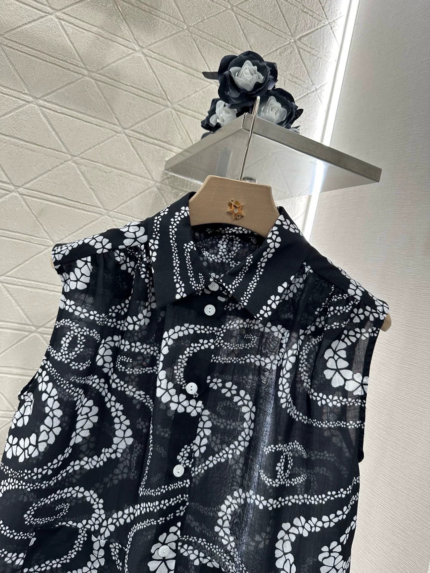 C 25 Printed Sleeveless Vest Shirt