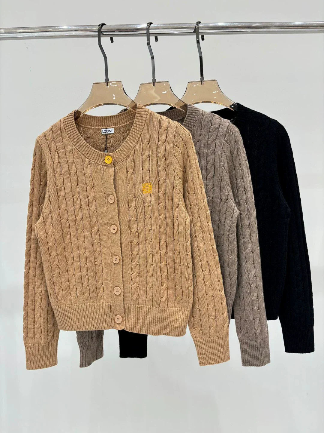 LO 25 Spring and Summer New Round Neck Letter Logo Embroidered Button Knitted Cardigan