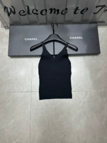 25ss Metal logo V-neck tank top