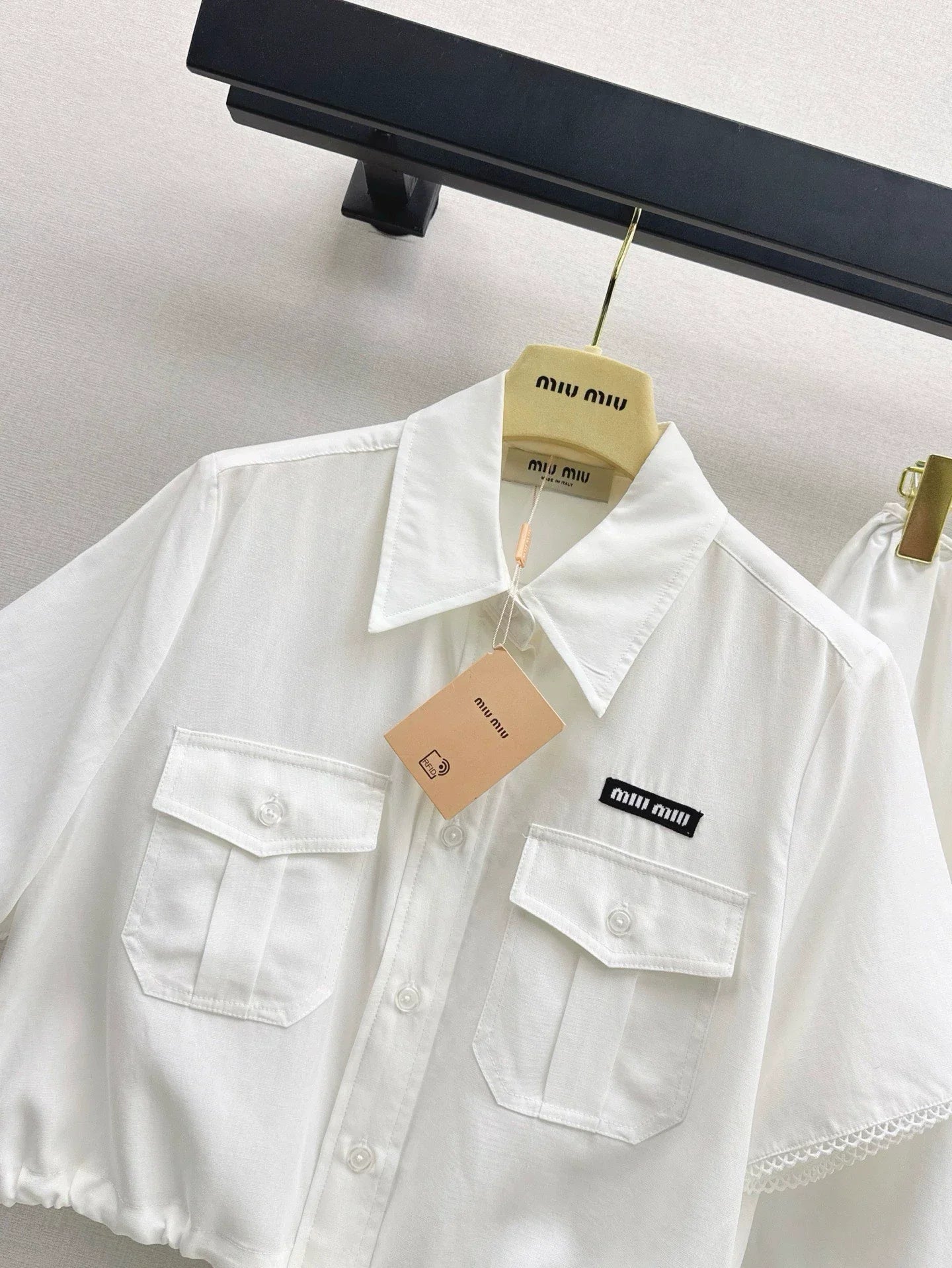 M 25 Spring/Summer New Age-Defying Short Shirt + Half Skirt Set
