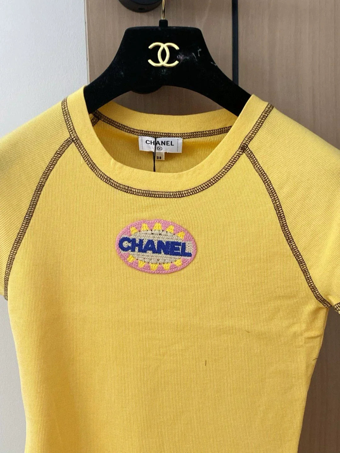 c 25 New Car Line Badge Crew Neck Short Sleeve Knit