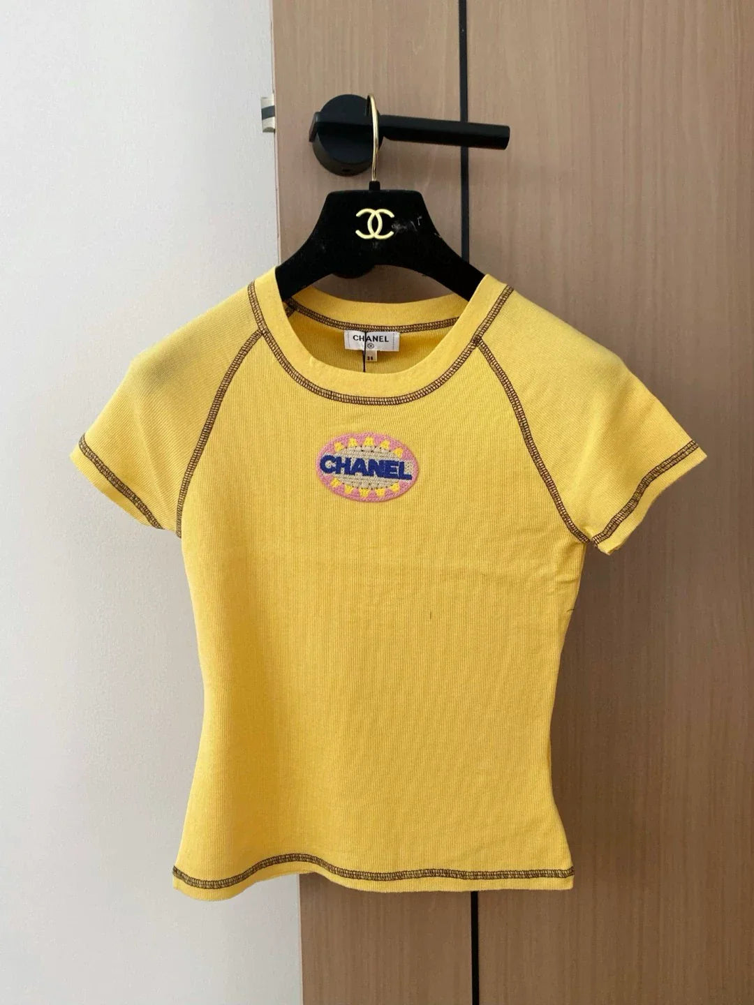 c 25 New Car Line Badge Crew Neck Short Sleeve Knit