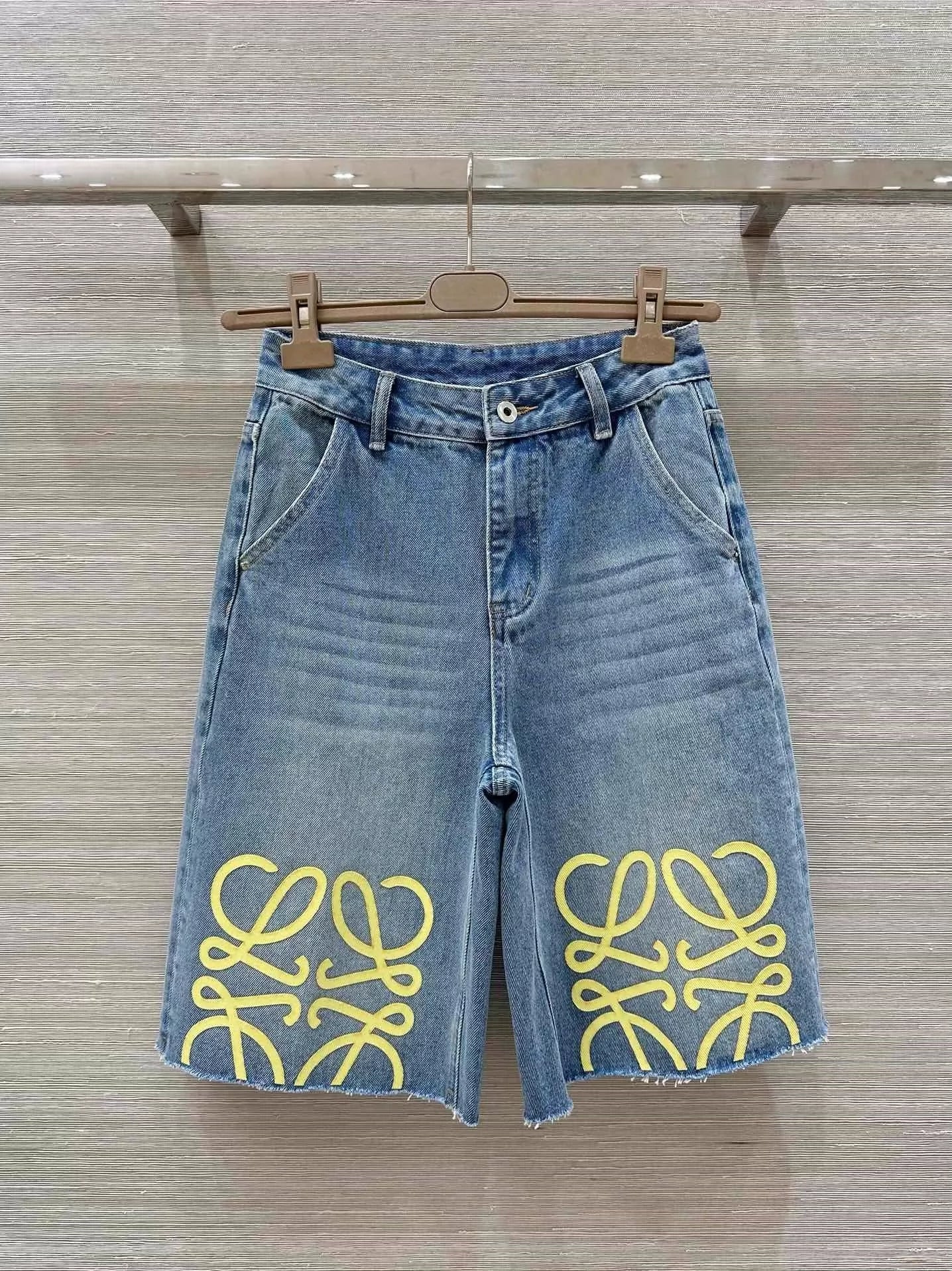 LO 25 Five Point Raw Edge Jeans