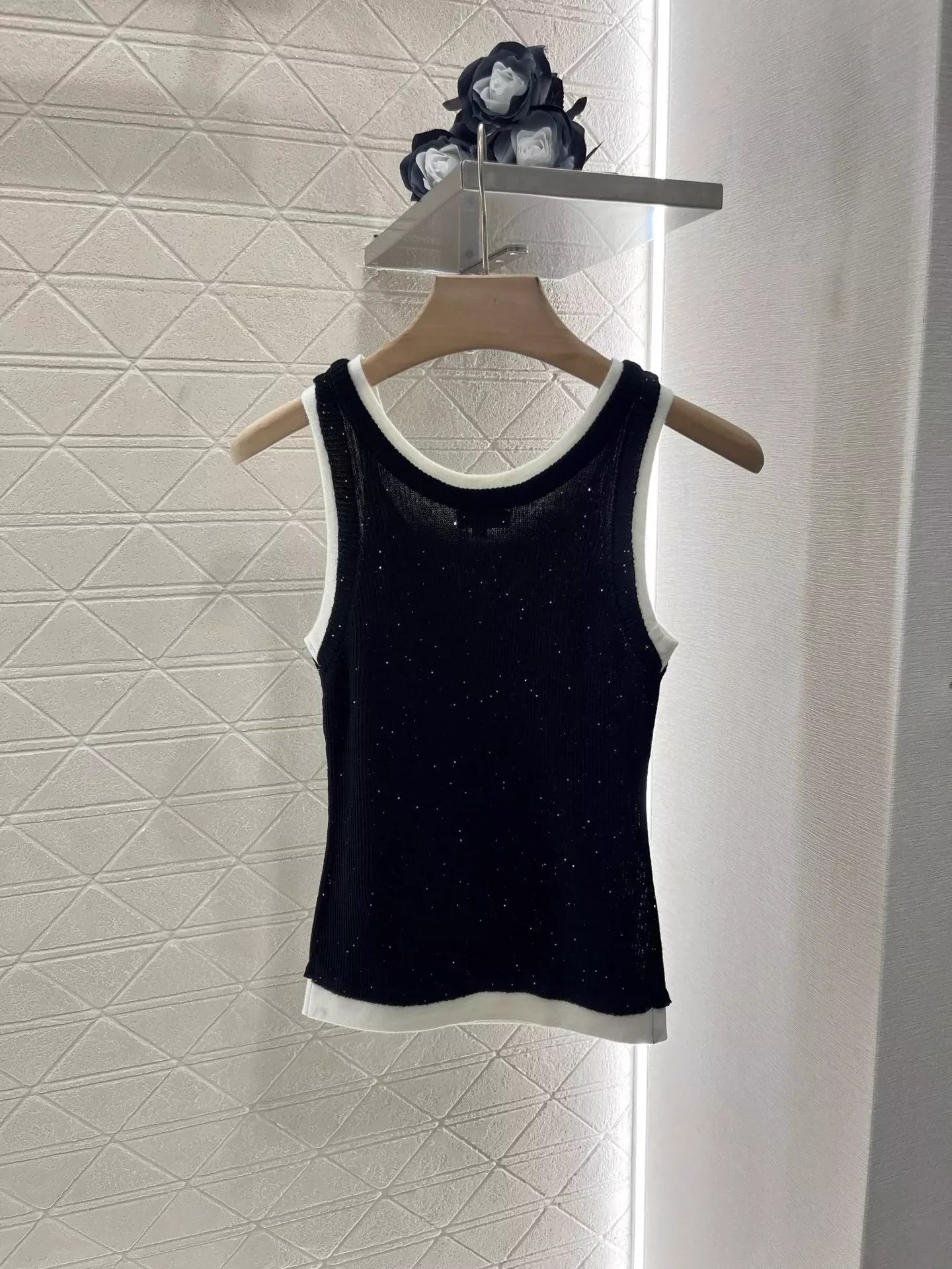 25 New Spring and Summer Contrast Color Knitted Vest