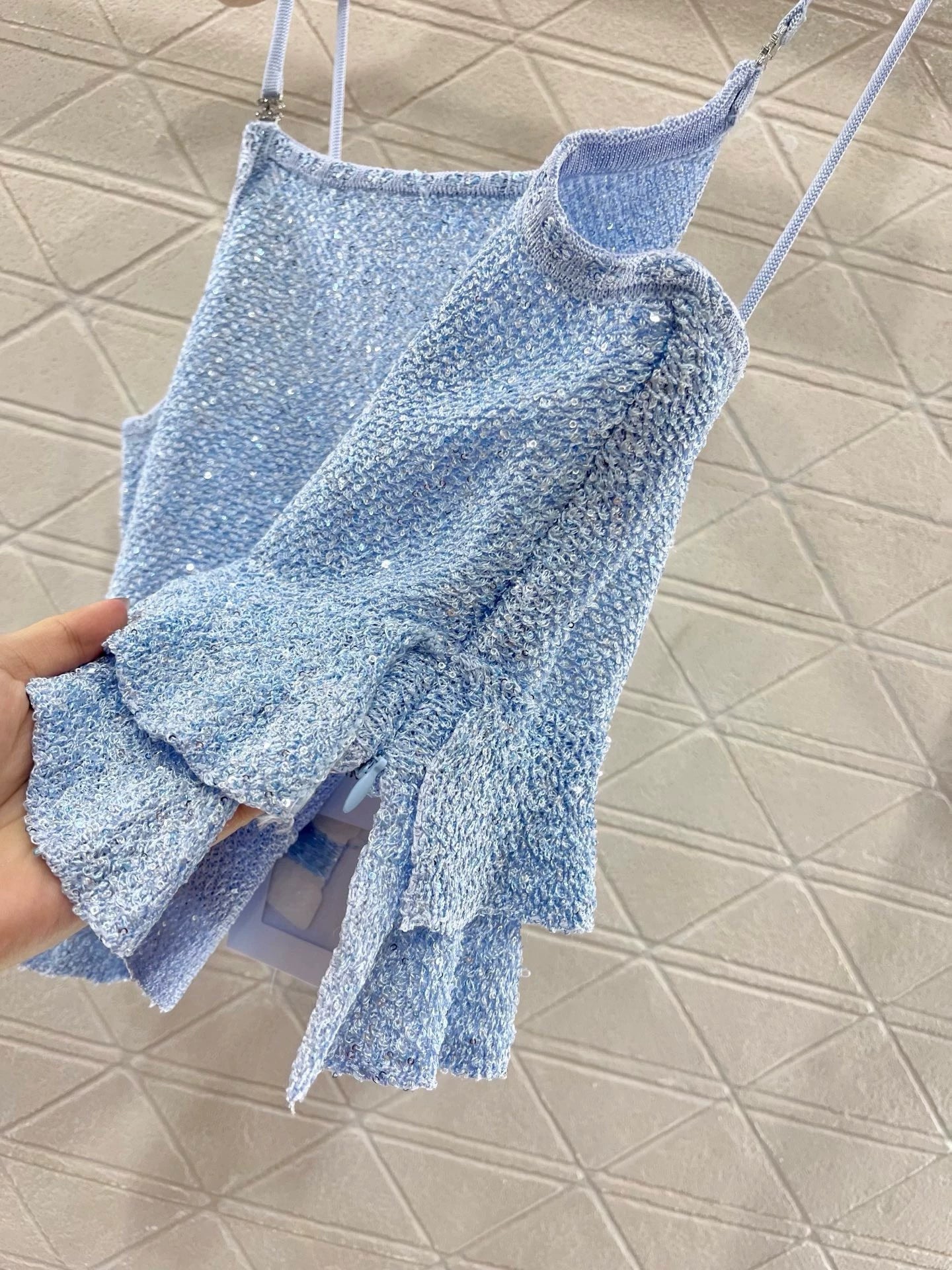 25 Sequined camisole knit undershirt