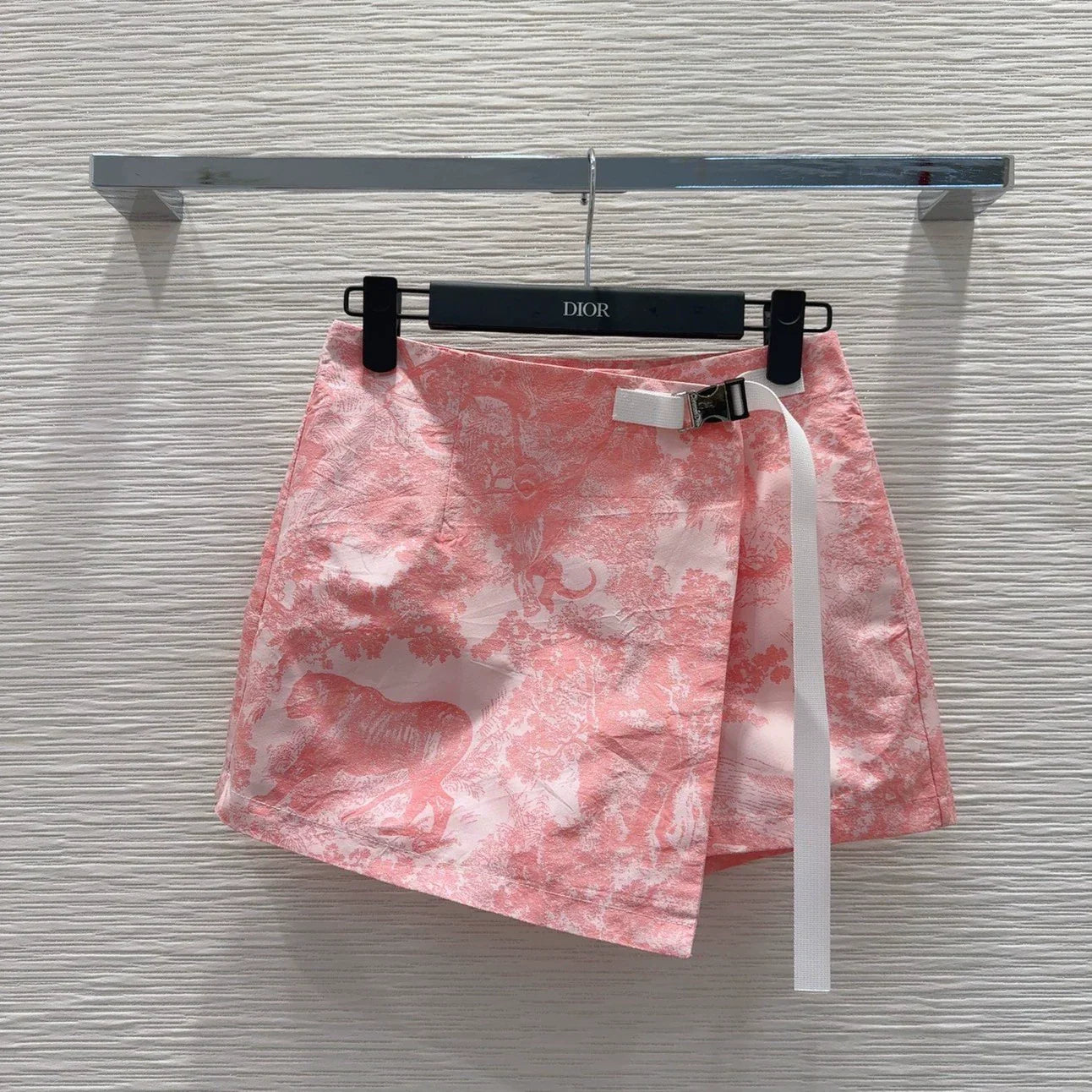 D 25 New Printed Button Down Dress Pants