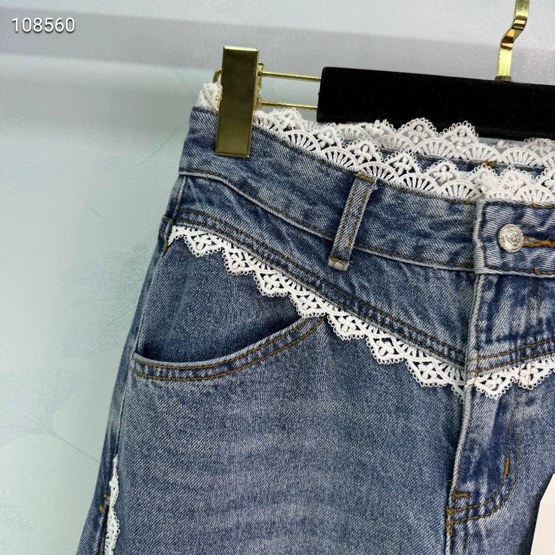 25 Lace panel jeans