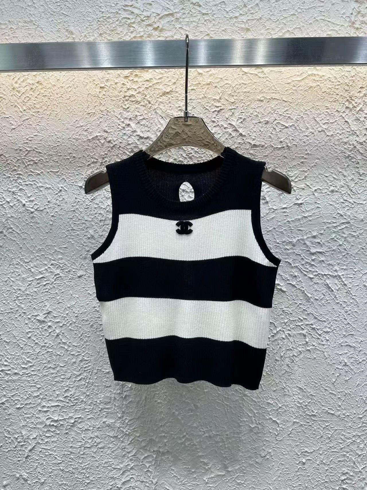 25 new summer striped color matching knitted vest