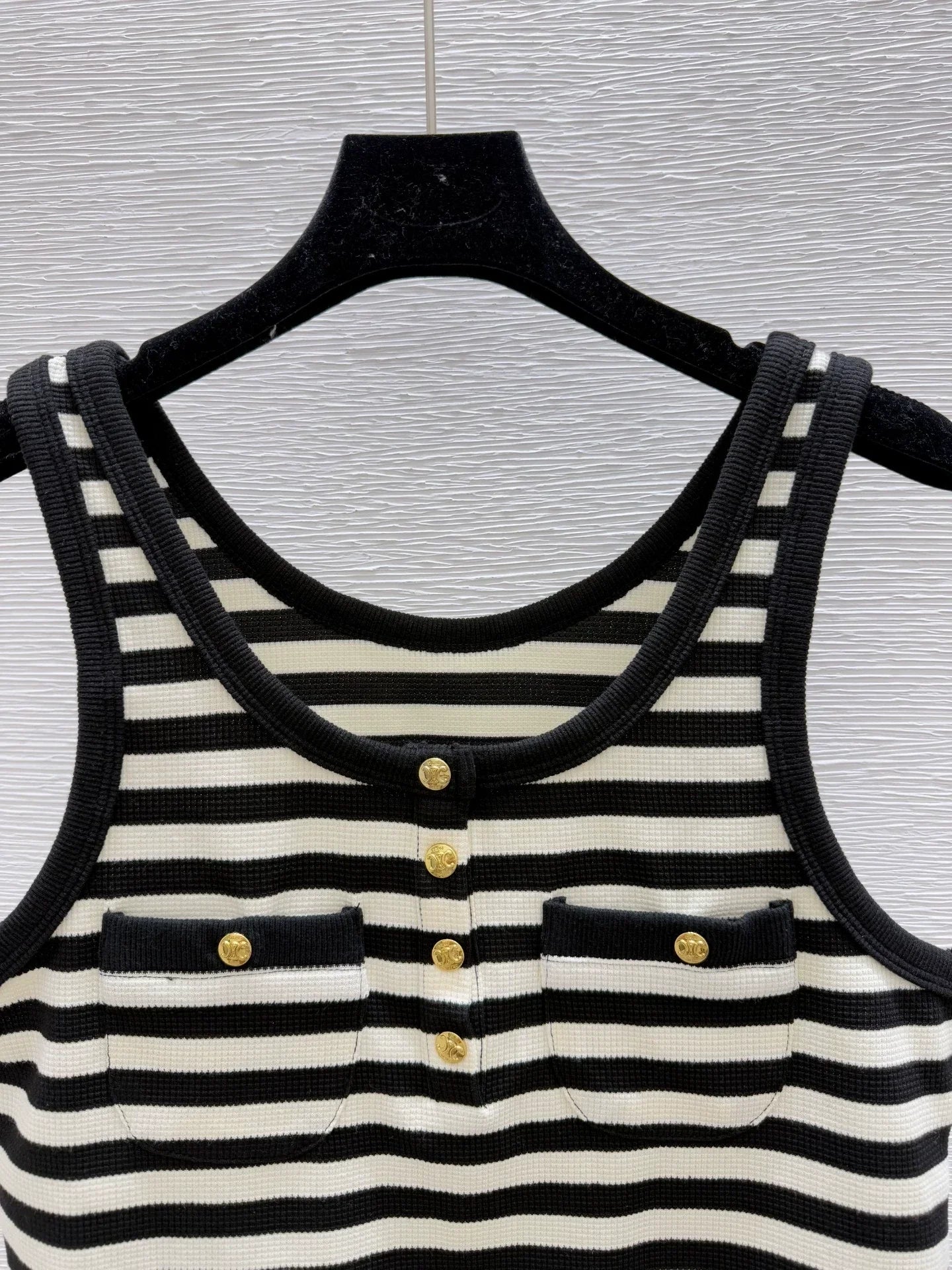 25 new contrast striped button pocket knitted vest