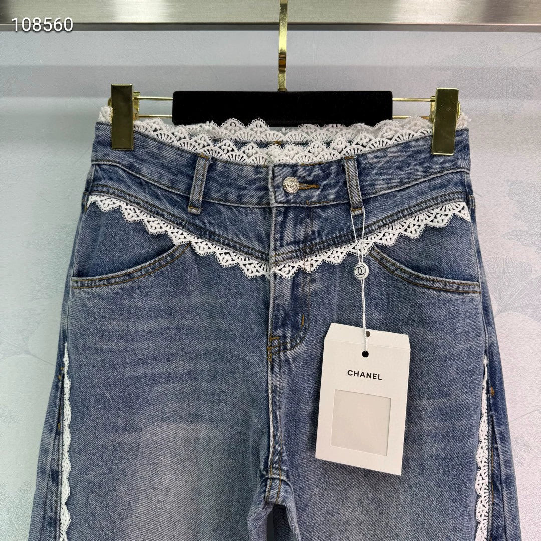 25 Lace panel jeans