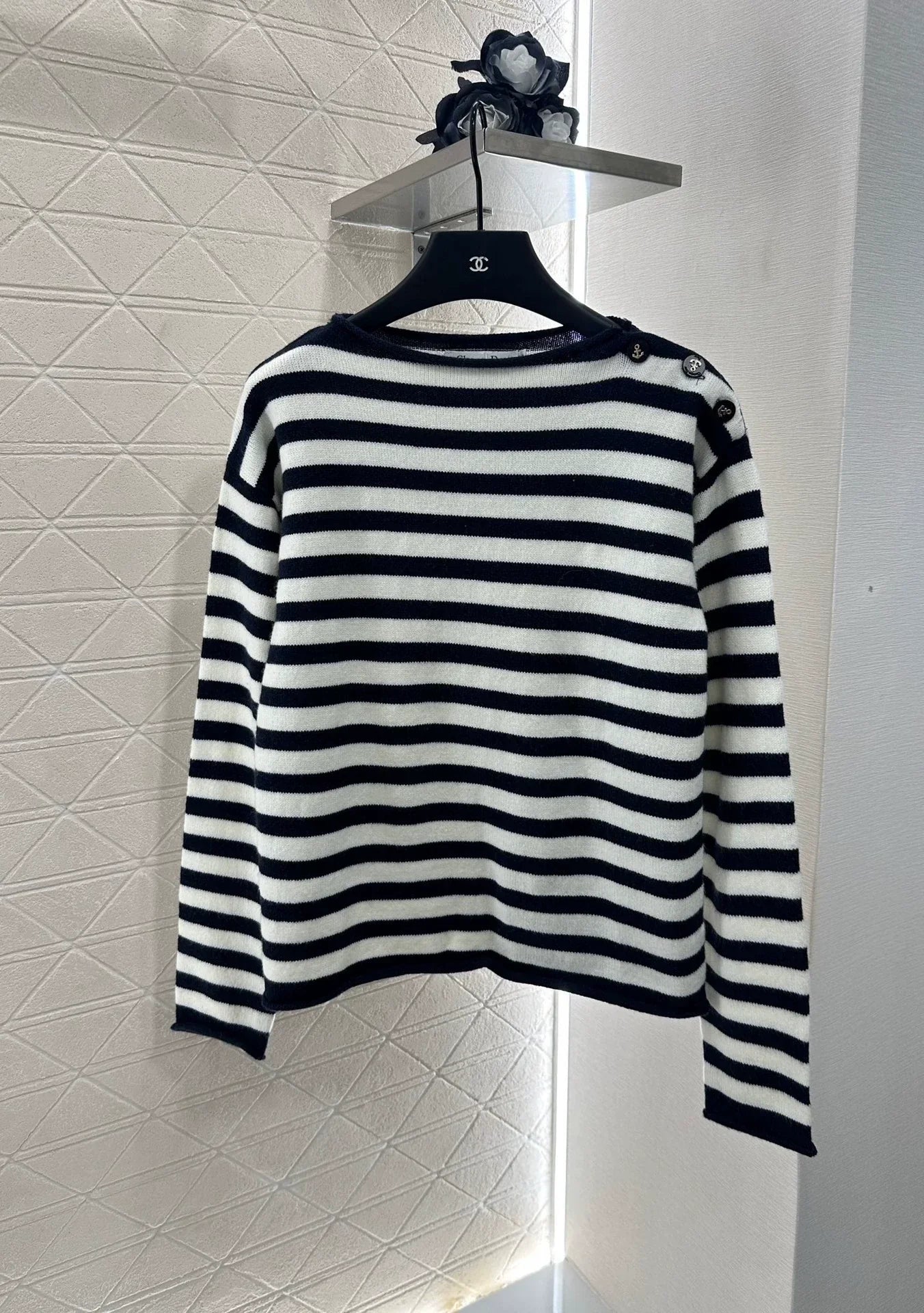 D 25 Striped long-sleeved knit top