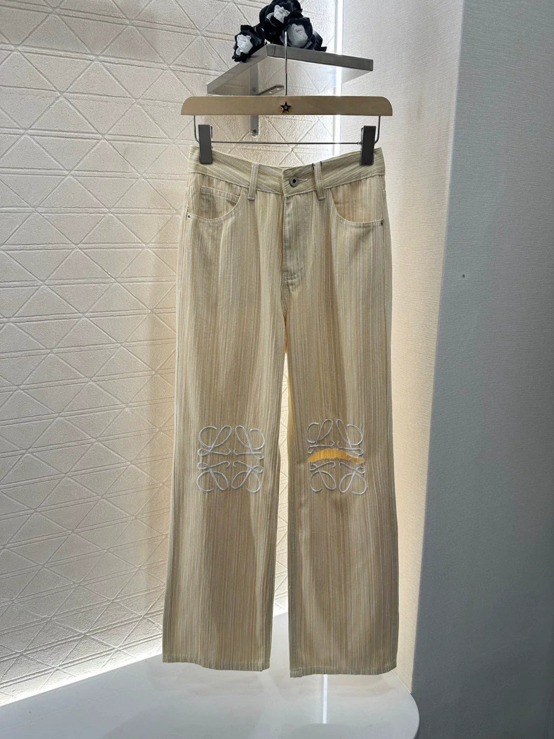 25 New Wide Leg Striped Embroidered Ripped Jeans
