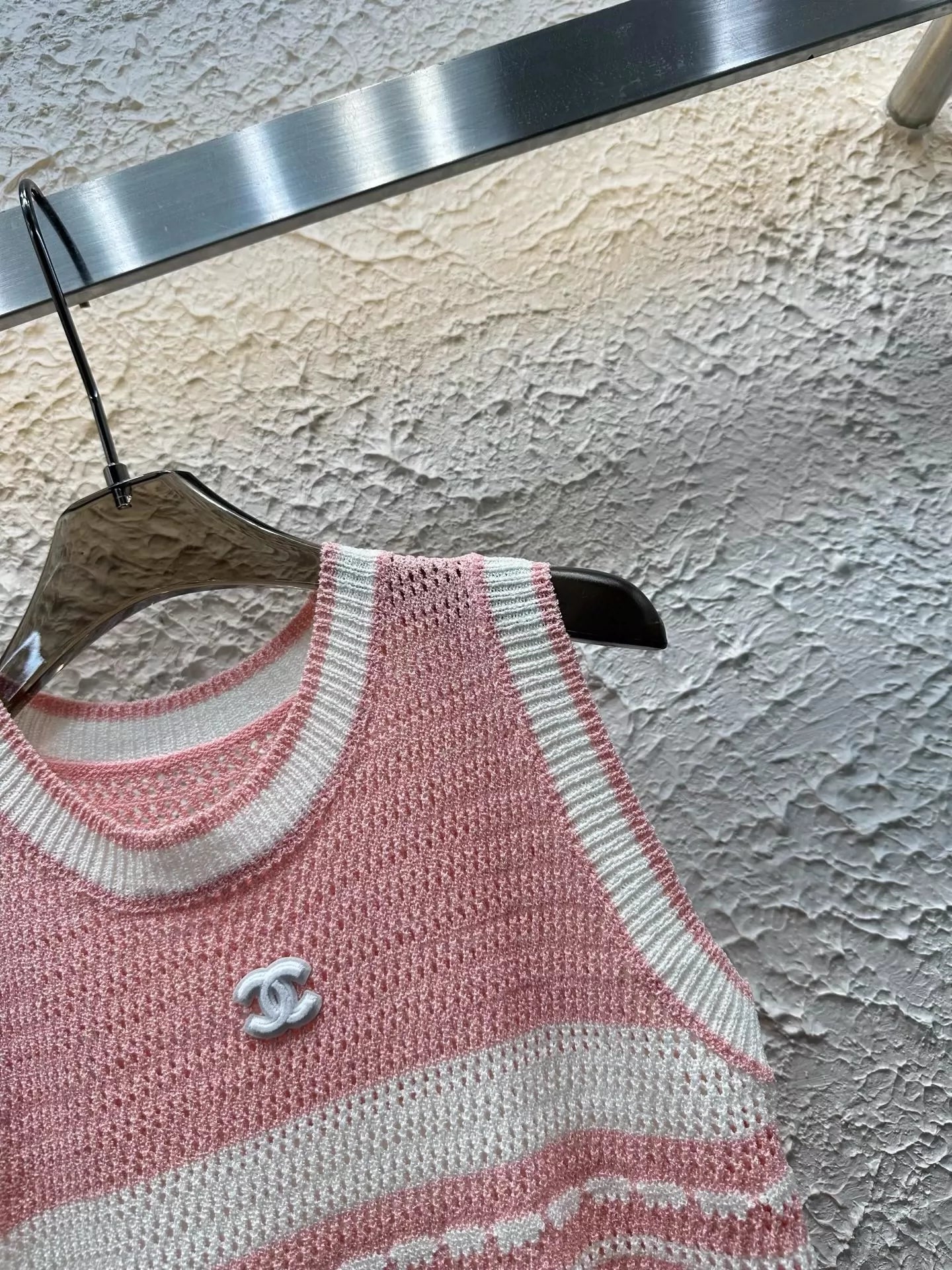25 Summer New Hollow Knitted Vest