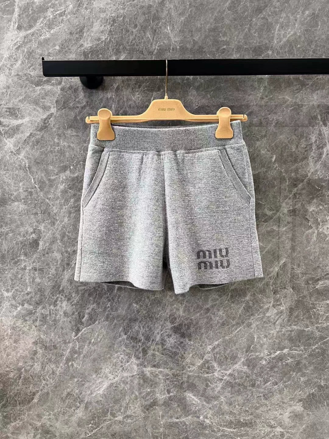 25 Autumn and winter new micro label jacquard knit pullover sweater + shorts set