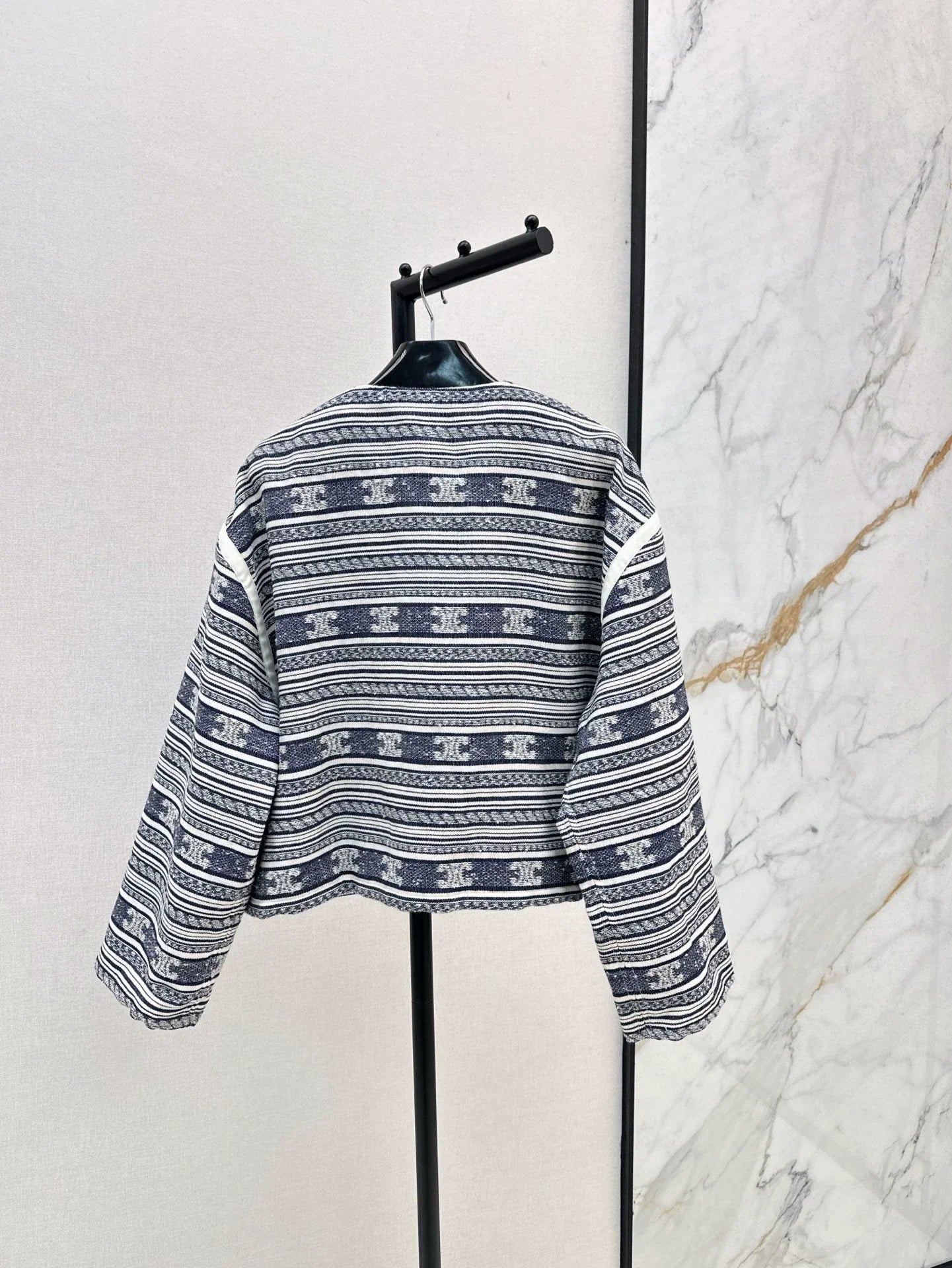 25 Early Autumn New Embroidered Jacket