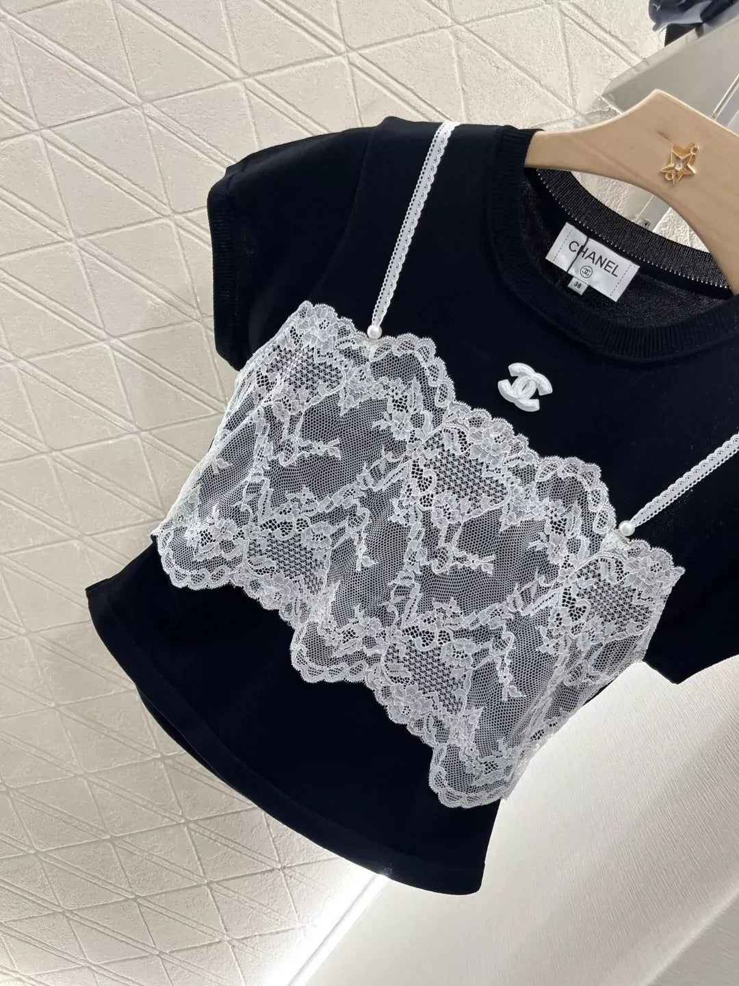 25 Spring and Summer New Lace Fake Two-piece Knit Top