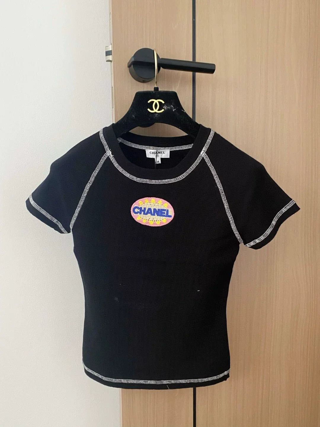 c 25 New Car Line Badge Crew Neck Short Sleeve Knit