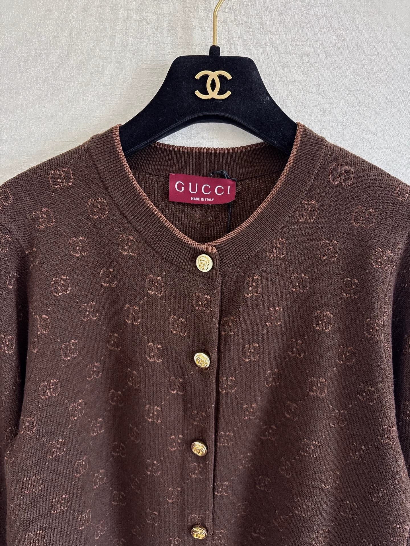25 Early Spring New Round Neck Letter Jacquard Full Print Casual Knitted Cardigan