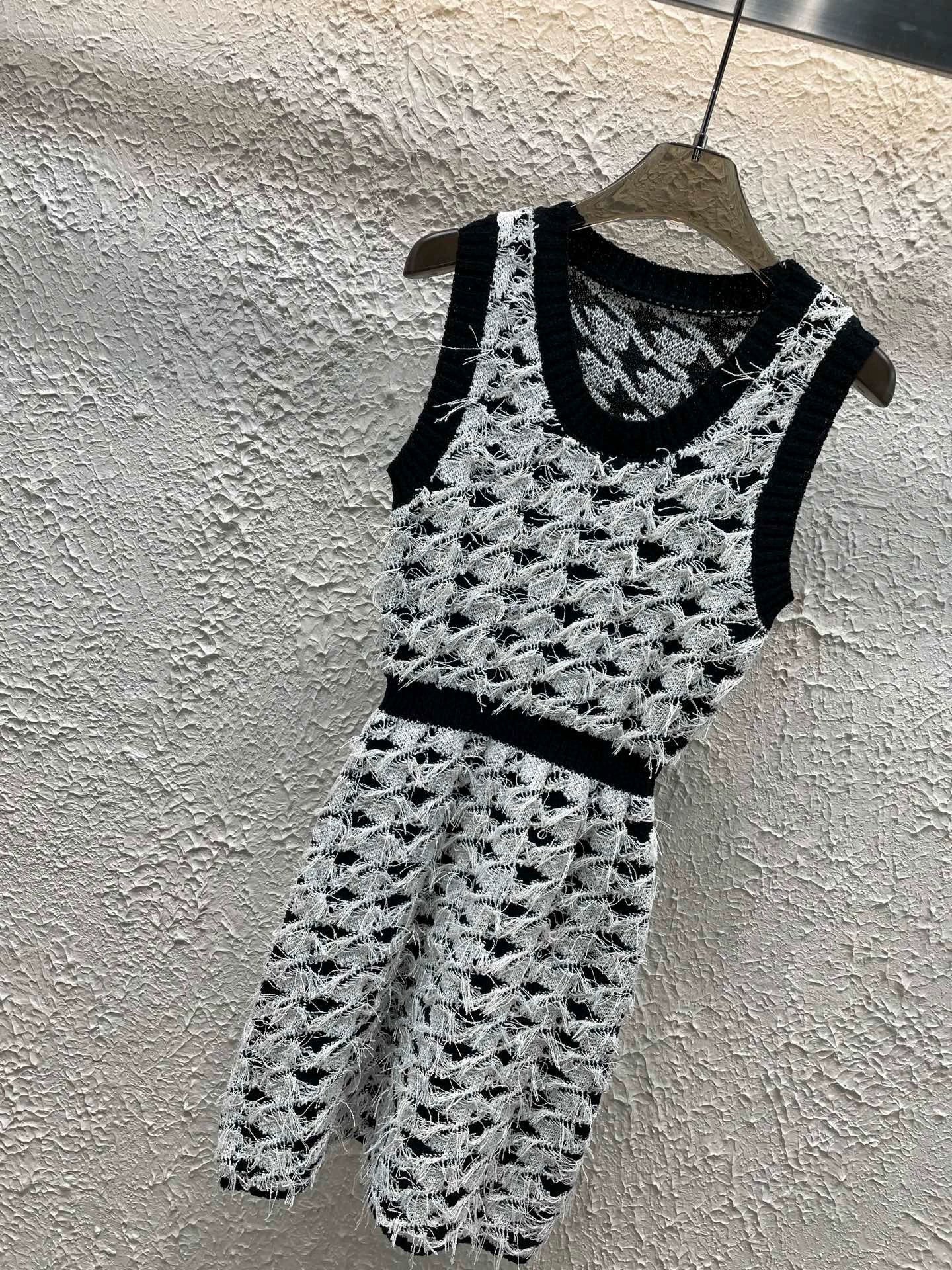25 New Houndstooth Retro Tassel Vest Dress