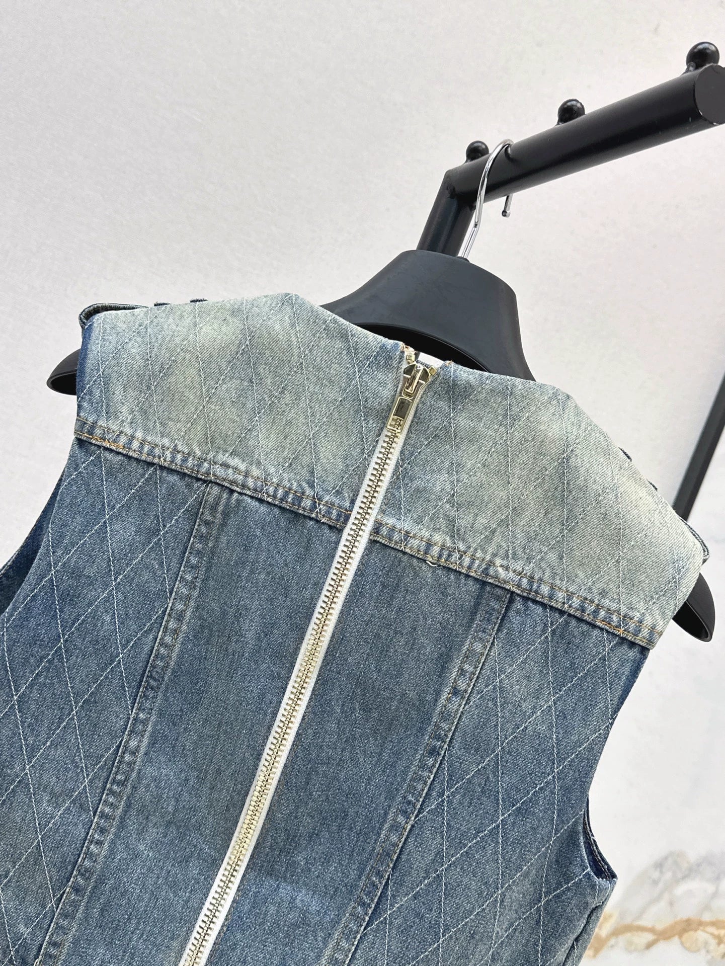 25 spring and summer new short section denim vest