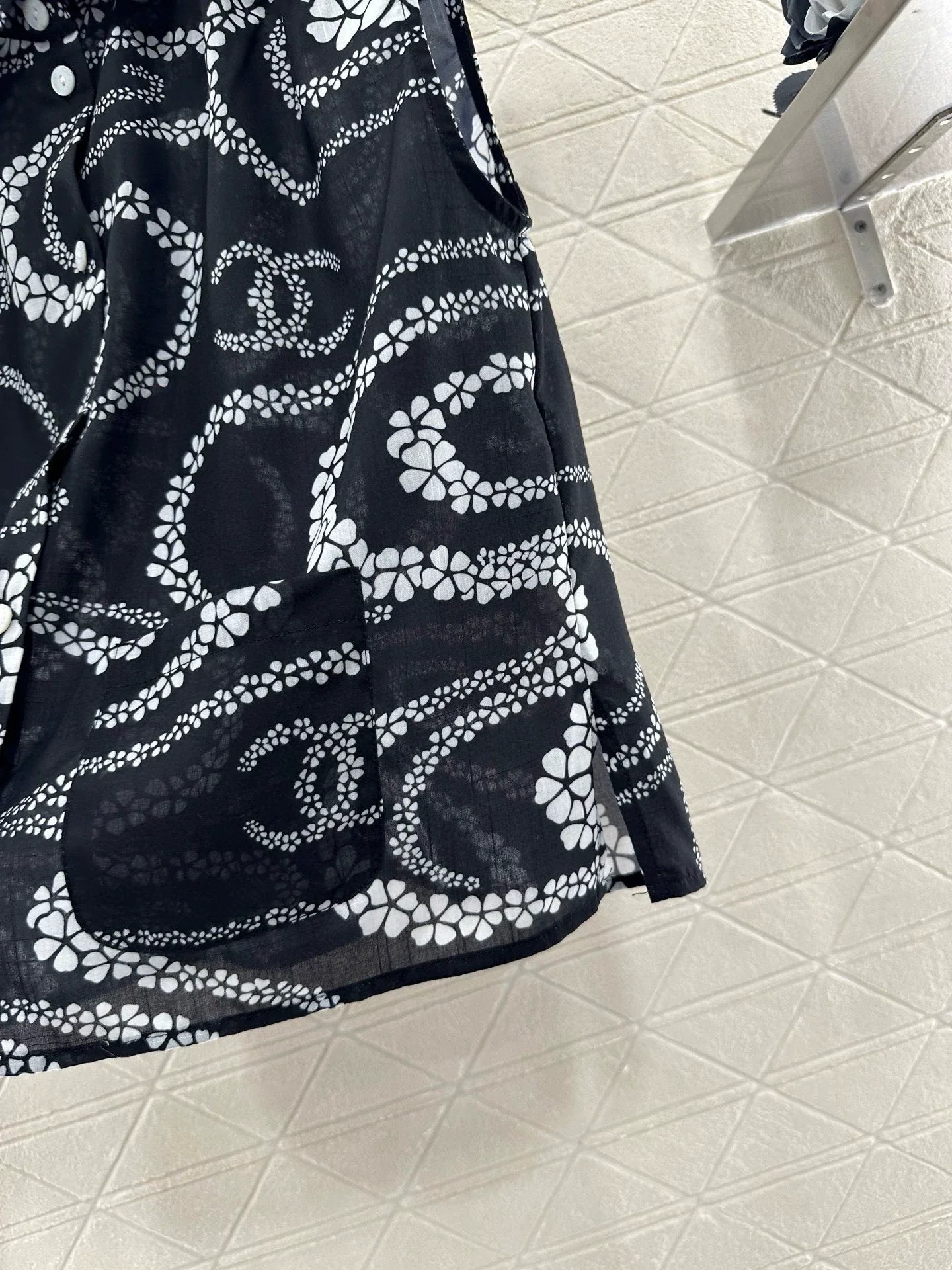 C 25 Printed Sleeveless Vest Shirt