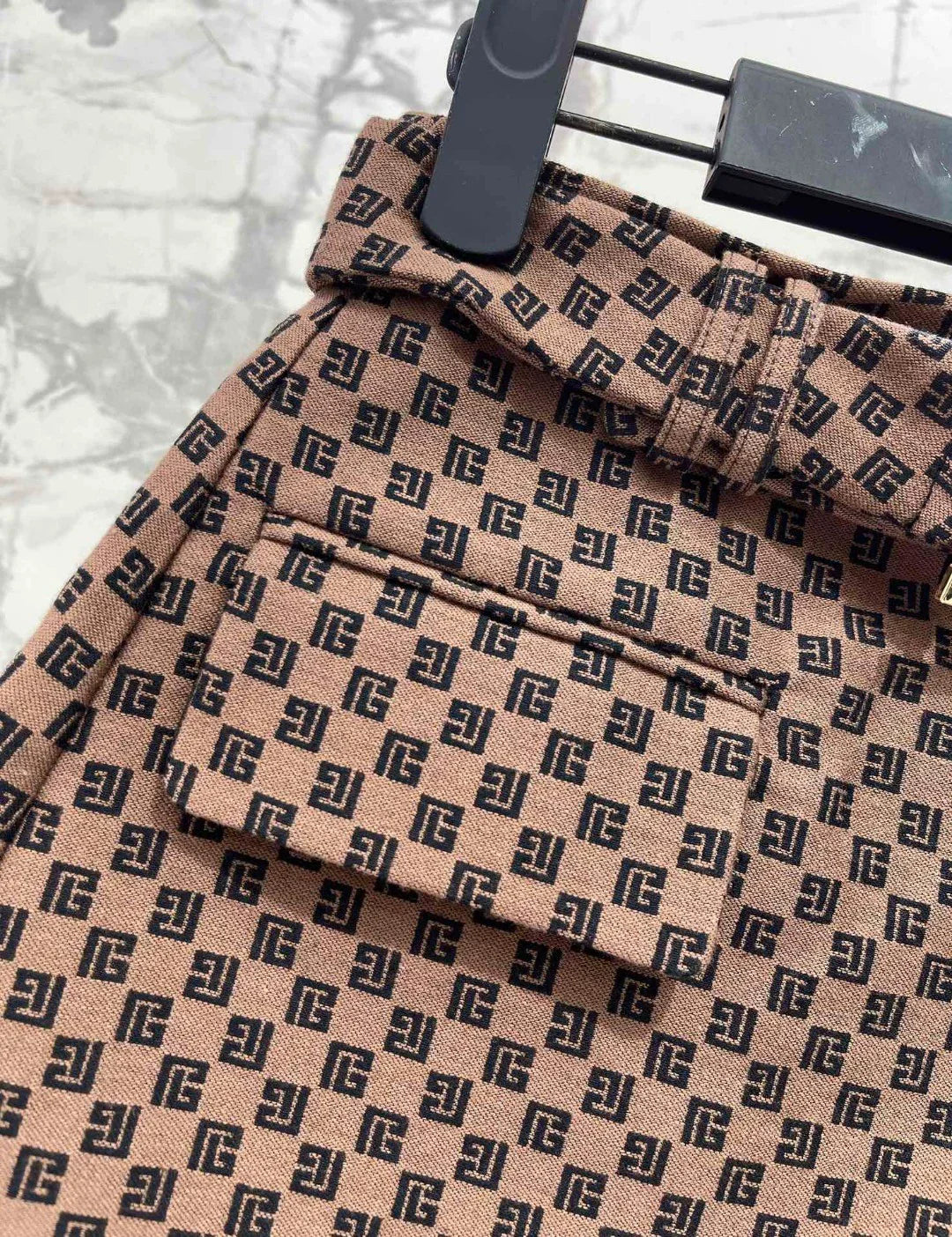 25 new jacquard buckle wool skirt