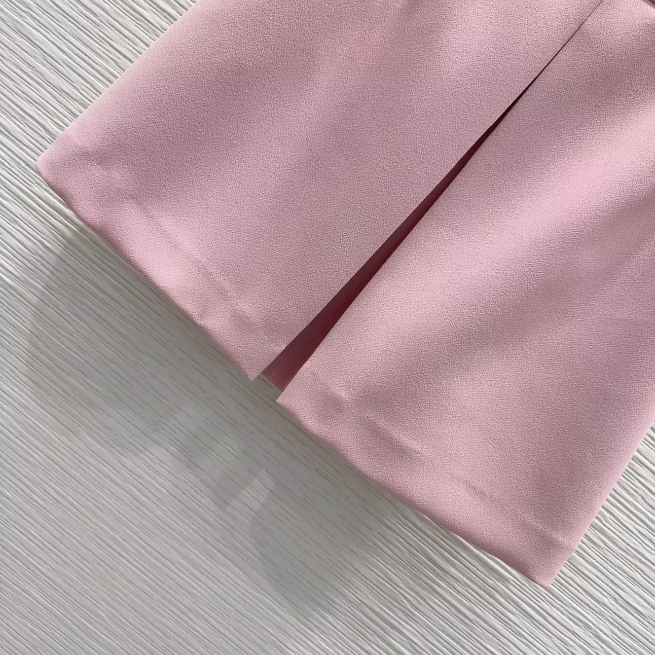 D 25 New Simple Pleated Half Skirt