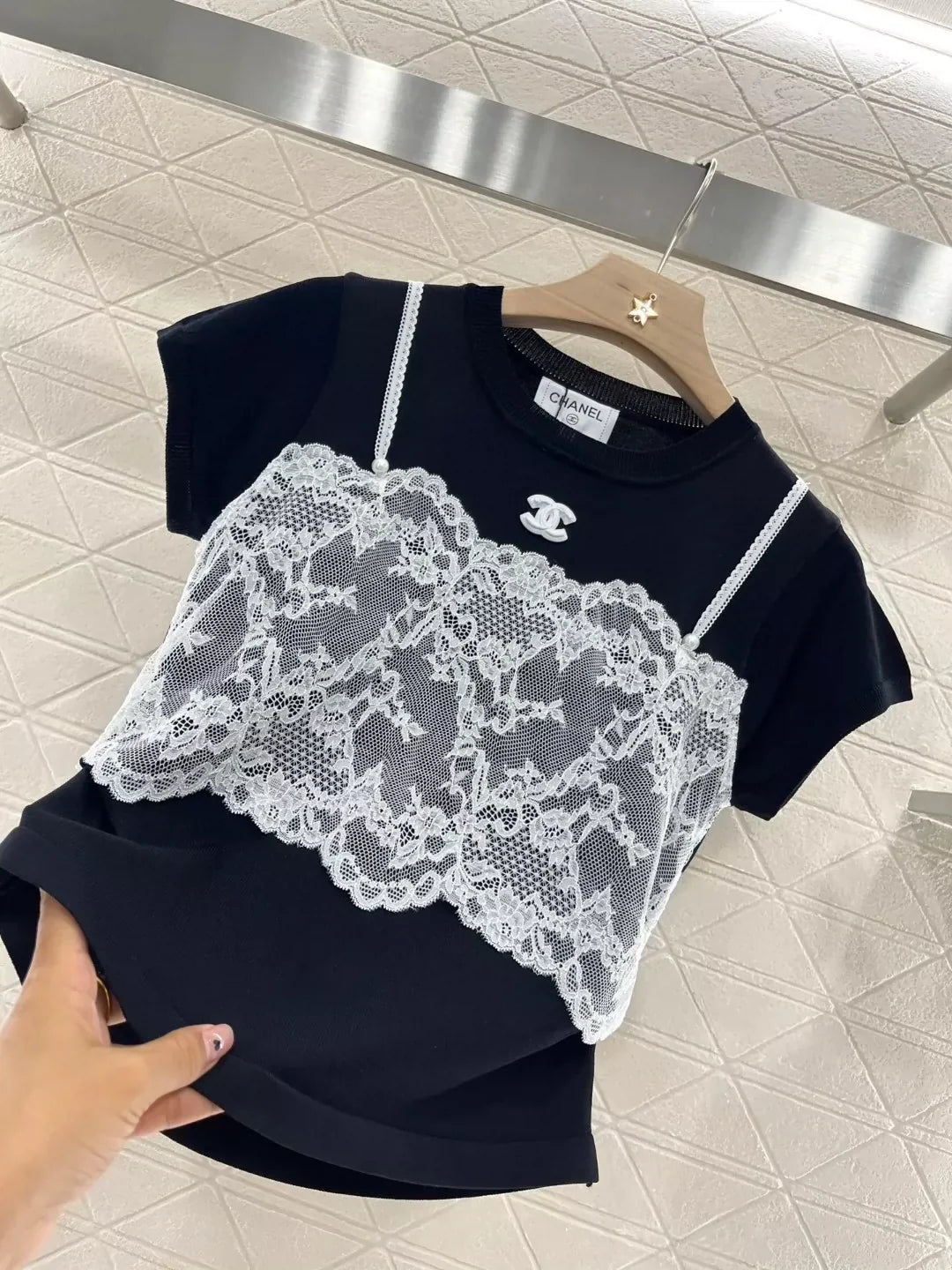 25 Spring and Summer New Lace Fake Two-piece Knit Top